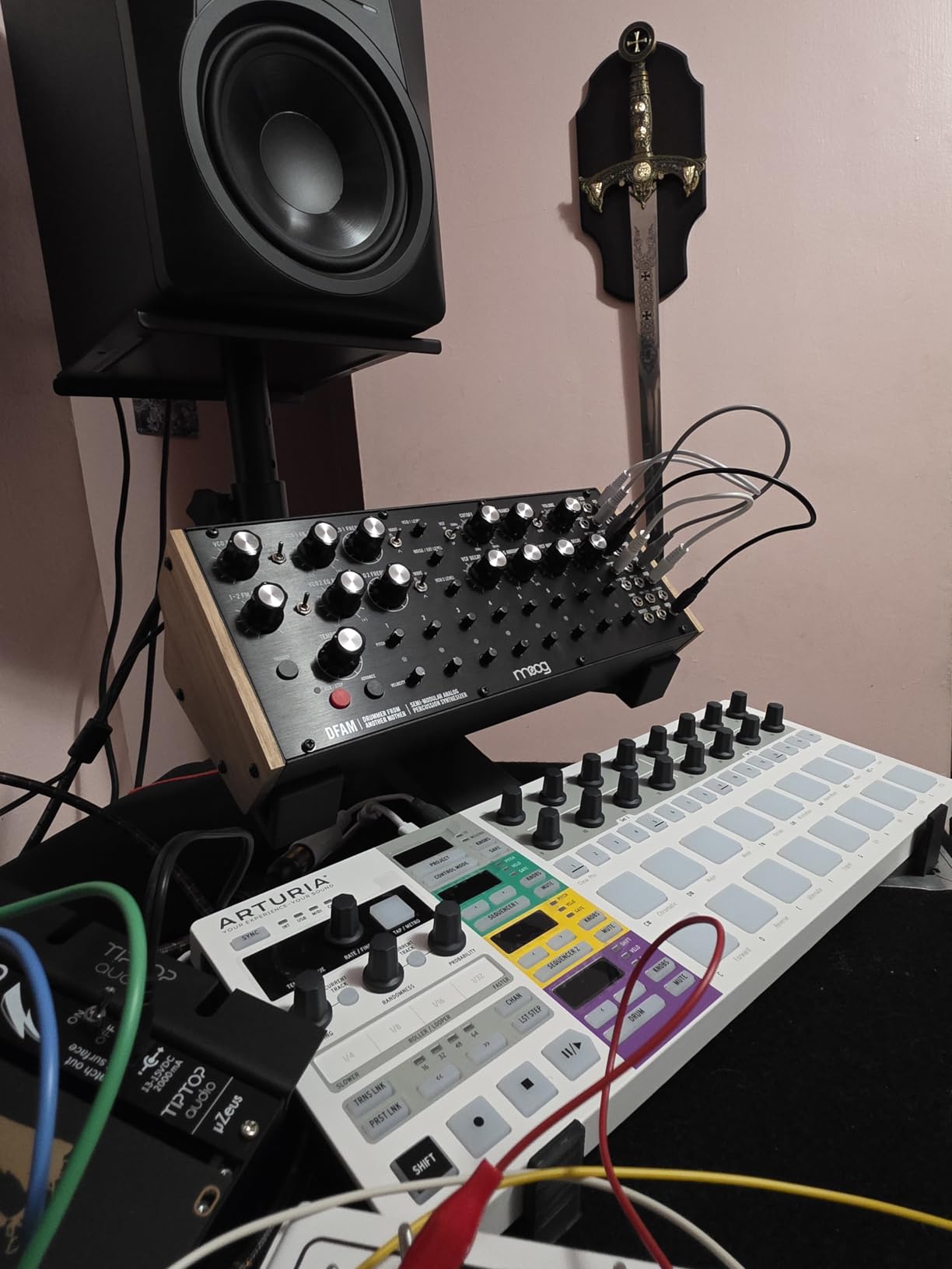 Arturia BeatStep Pro Controller and Sequencer - Aftertouch, Velocity Sensitive, With 2 Independent Melodic Sequencers, Drum Sequencer, 16 Drum Pads, MIDI/CV/Gate I/O and Music Production Software customer photo 2