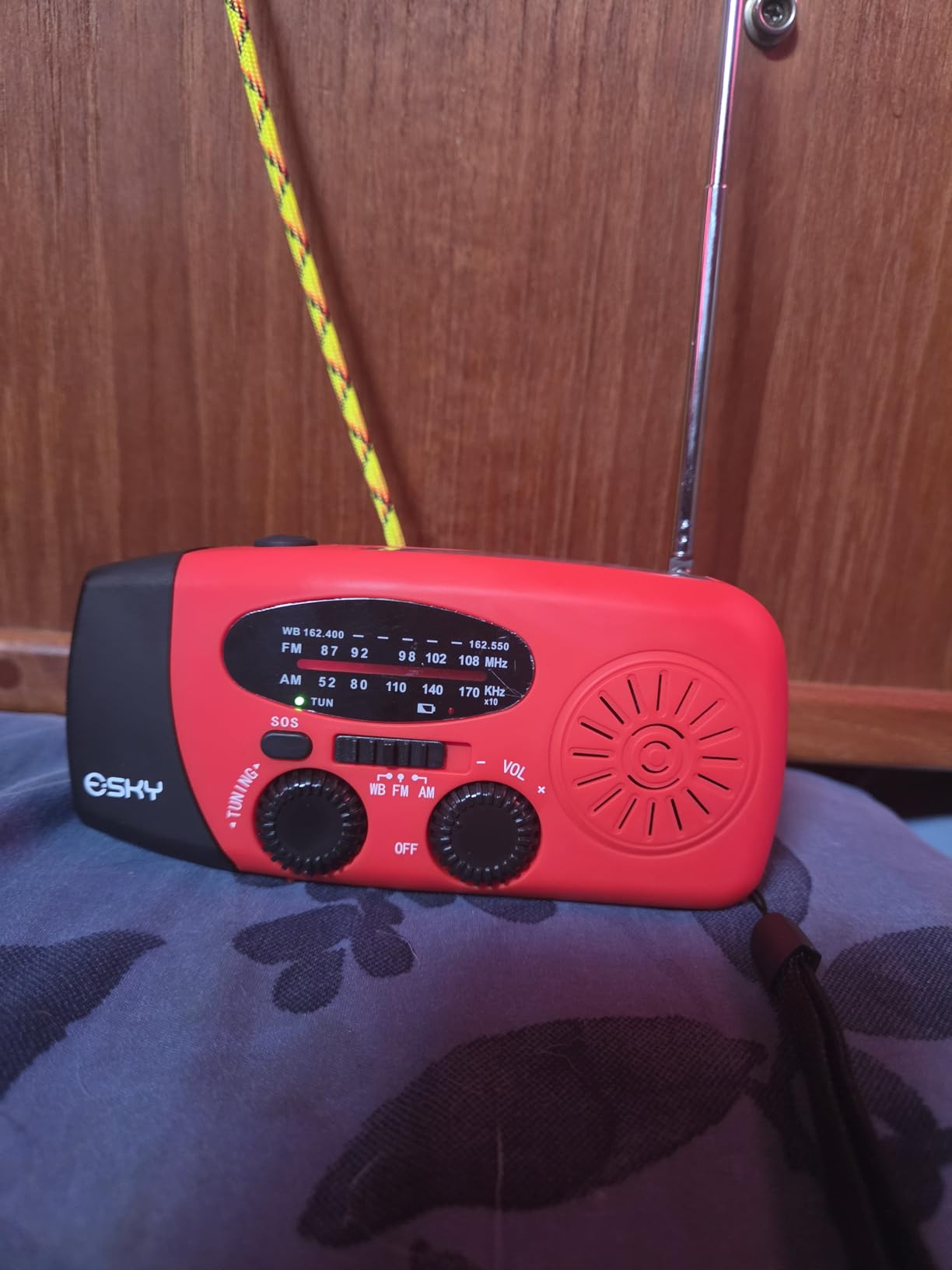 Esky Emergency Hand Crank Radio 7400mWh with 3 LED Flashlight, AM/FM/NOAA Portable Weather Radio with Rechargeable 2000mAh Battery, Solar Powered Radio for Indoor Outdoor Survival Camping, SOS Alarm customer photo 1
