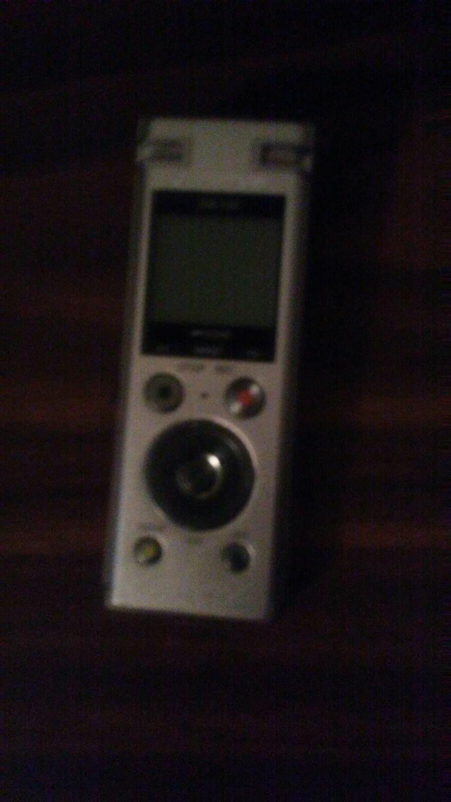 OM SYSTEM Olympus Voice Recorder DM-720 with 4GB, Micro SD Slot, USB Charging, Direction PC Connection, Transcription Mode, Silver customer photo 1