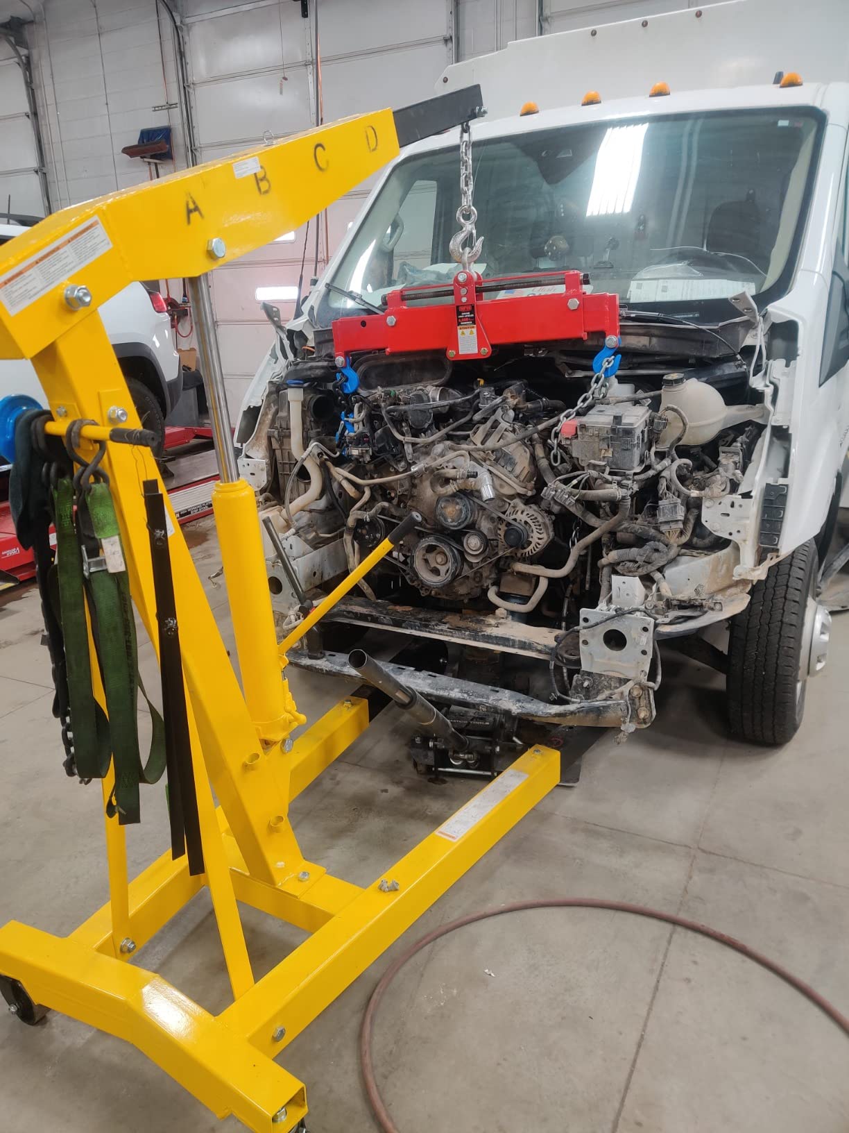 Vestil EHN-60-T Steel Shop Crane Engine Hoist with Telescopic Legs 6000 Lb. Capacity Yellow customer photo 1