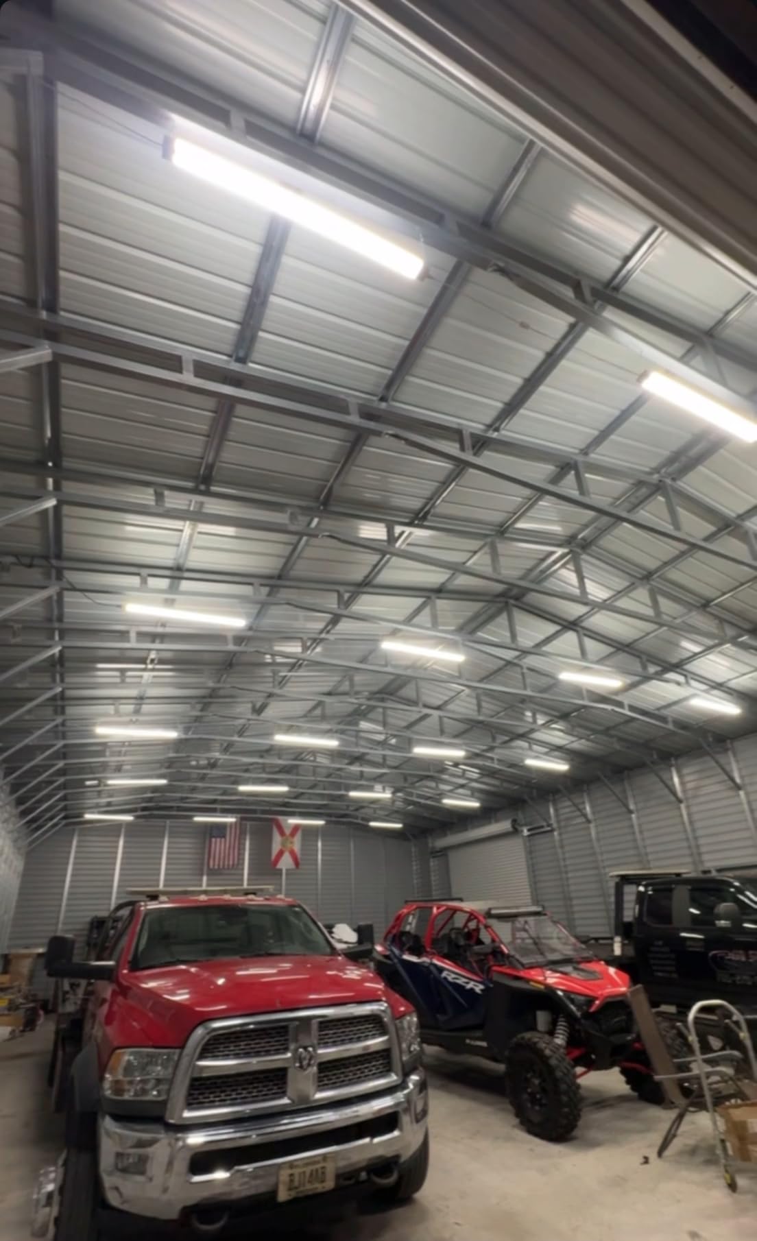 hykolity 4 Pack Linkable LED Shop Light, 4FT 42W [250W Equivalent], 4400lm, 5000K Daylight, with Plug, Utility Light Fixture, Hanging or Surface Mount, White customer photo 2