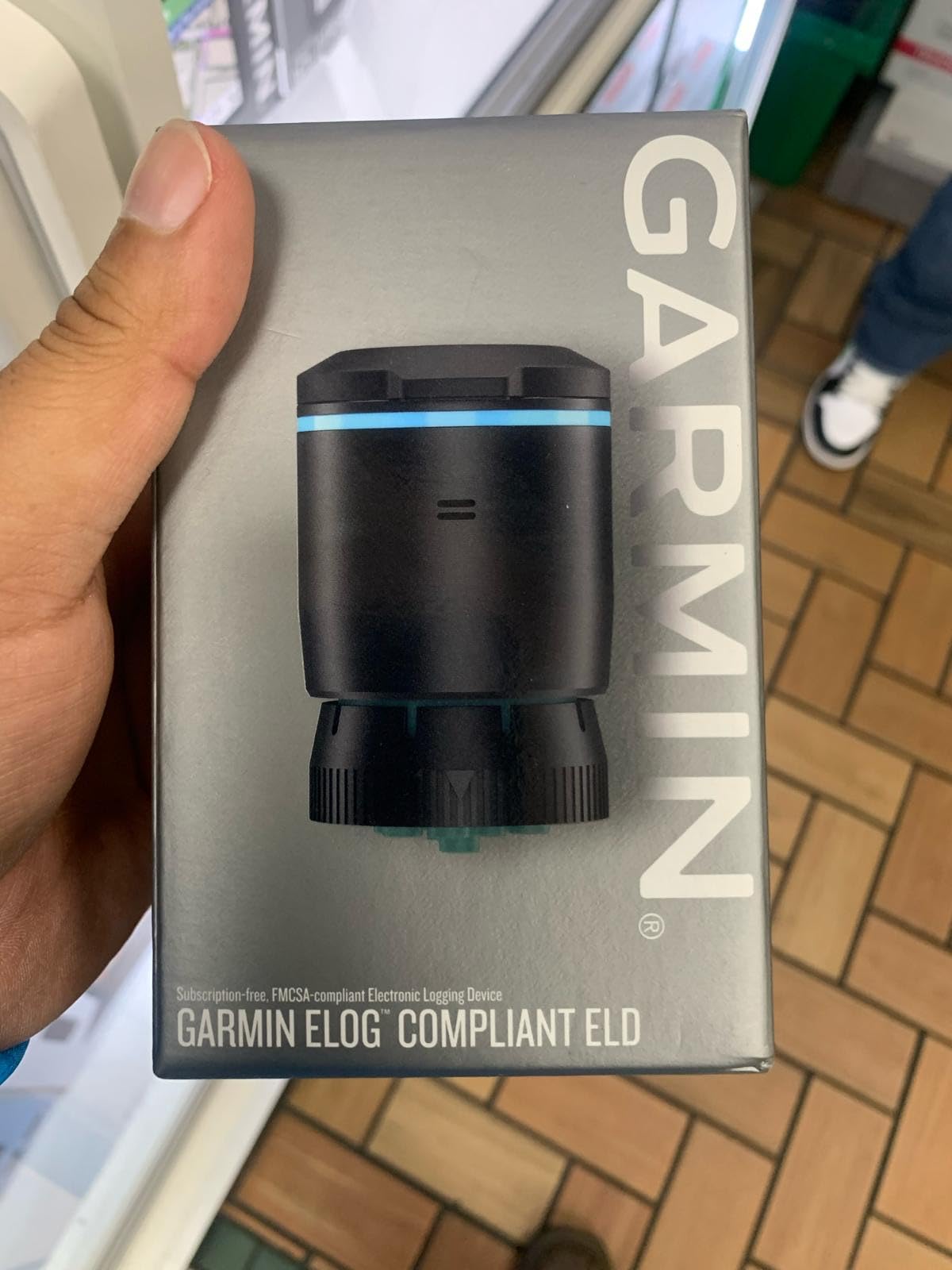 Garmin eLog, Compliant Electronic Logging Device (ELD), No-Subscription Fees, FMCSA Compliant, Supports 9-pin J1939 and 6-pin J1708 Diagnostic Ports (010-01876-00) customer photo 1