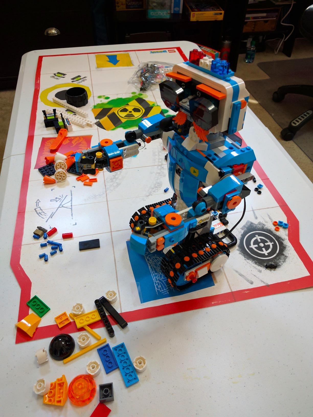 LEGO Boost Creative Toolbox 17101 Fun Robot Building Set and Educational Coding Kit for Kids, Award-Winning STEM Learning Toy (847 Pieces) customer photo 2