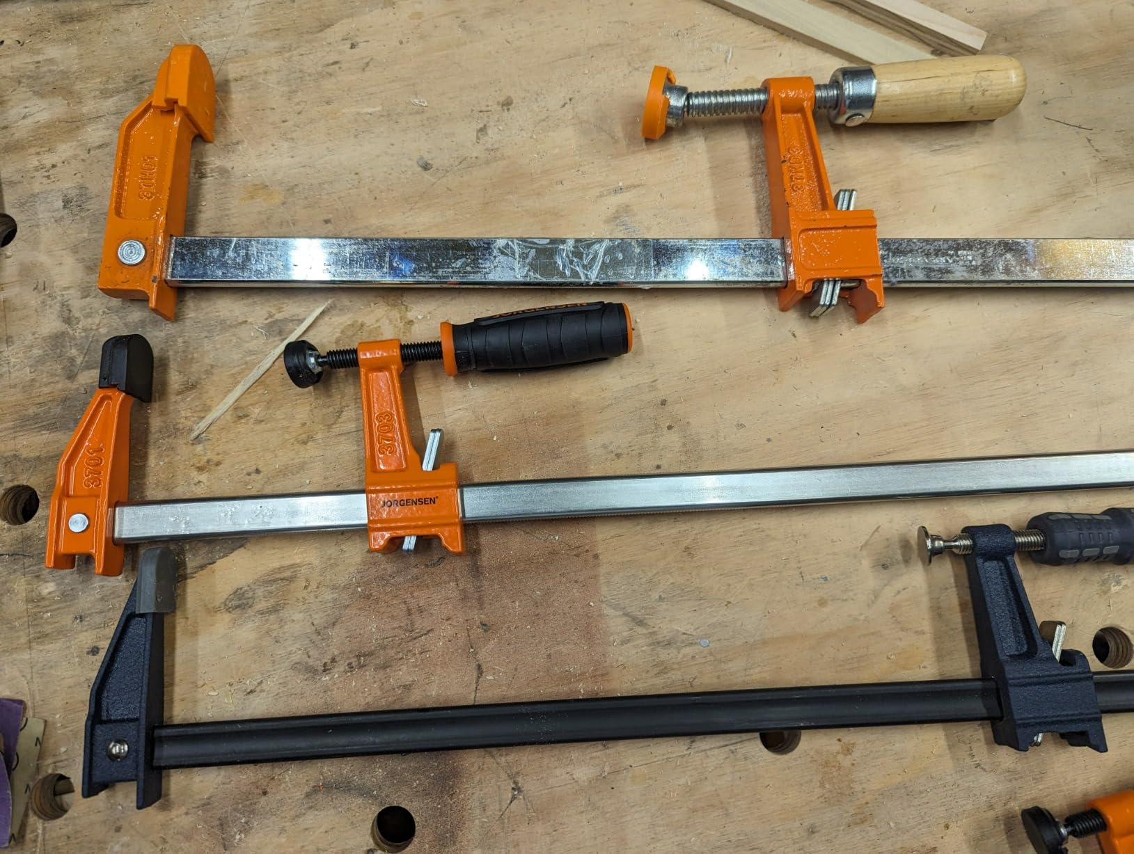 JORGENSEN 24-inch Bar Clamps, 90° Cabinet Master Parallel Jaw Bar Clamp Set, 2-pack customer photo 1