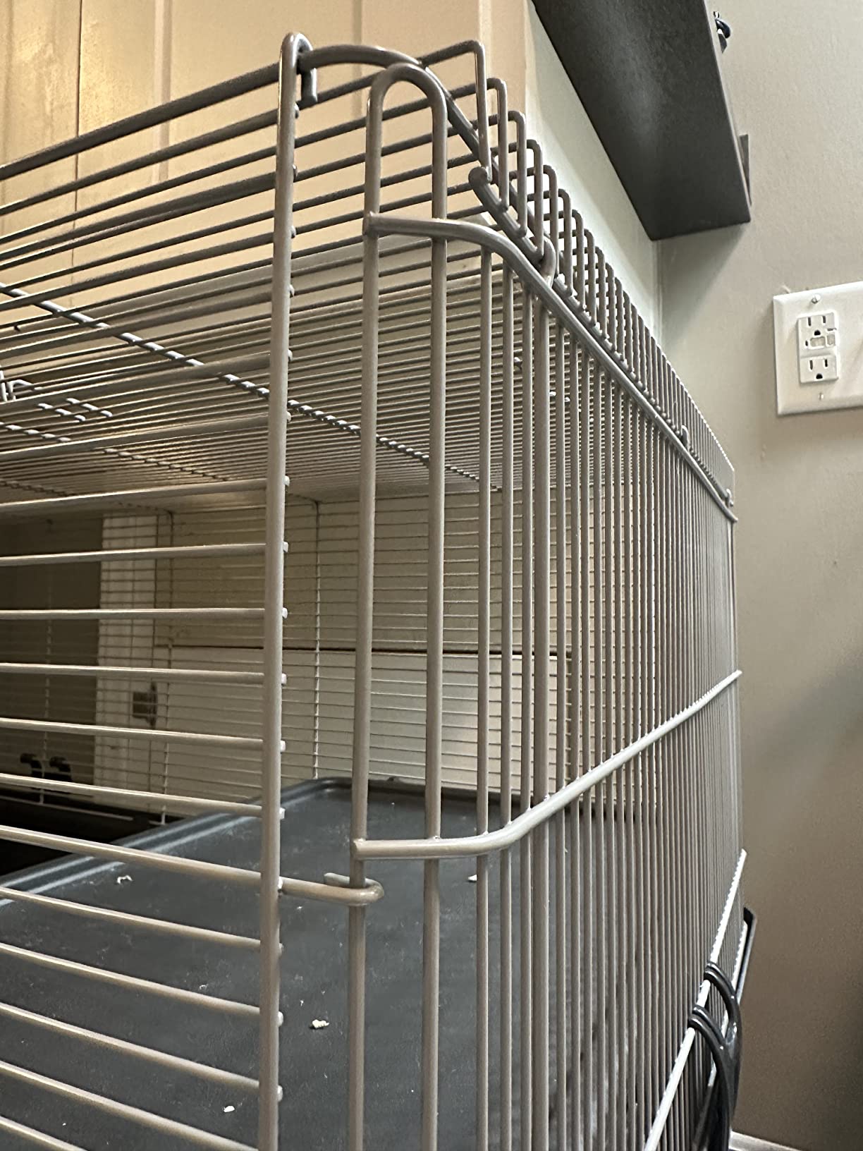 Prevue Pet Products Universal Small Animal Home - Small Animal Cage for Hamsters, Guinea Pigs, Ferrets, Dwarf Rabbits, Rats, Chinchillas, Hedgehogs customer photo 2