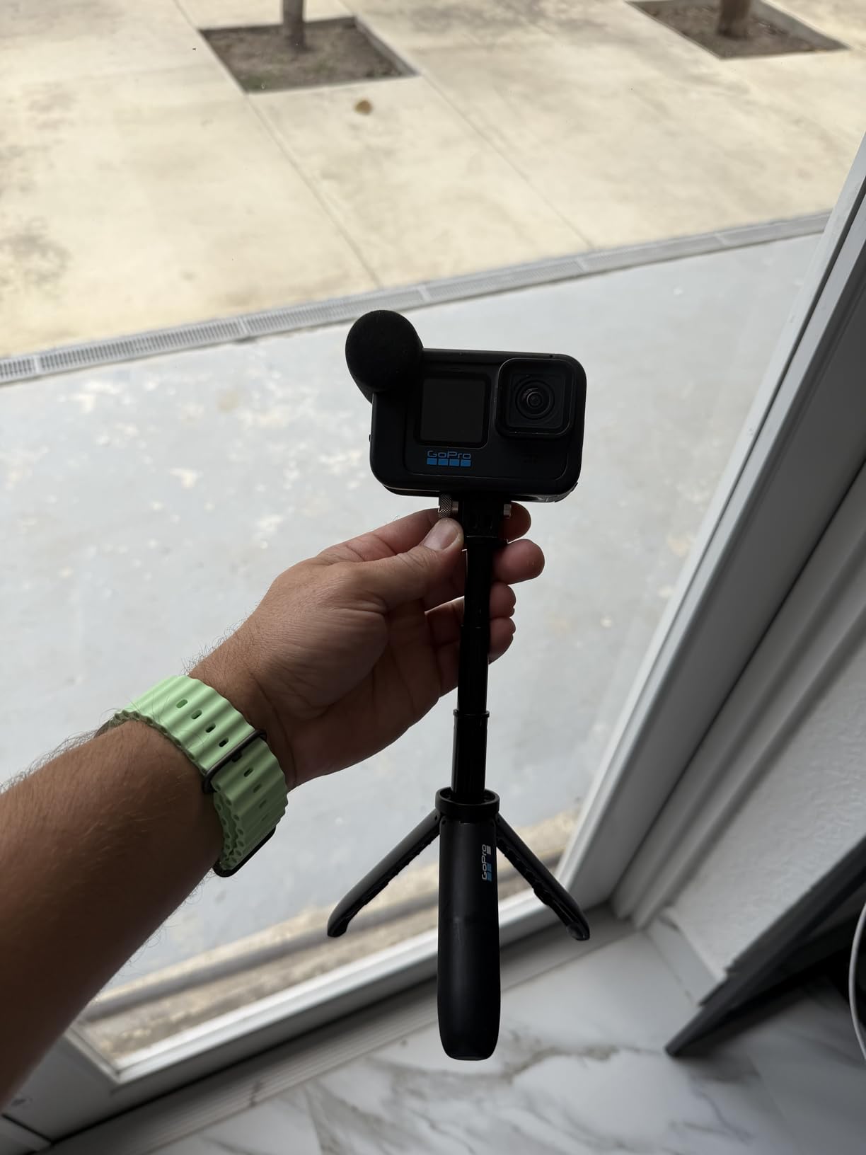 GoPro Camera Shorty (Mini Extension Pole + Tripod) (Gopro Official Mount), Black customer photo 1