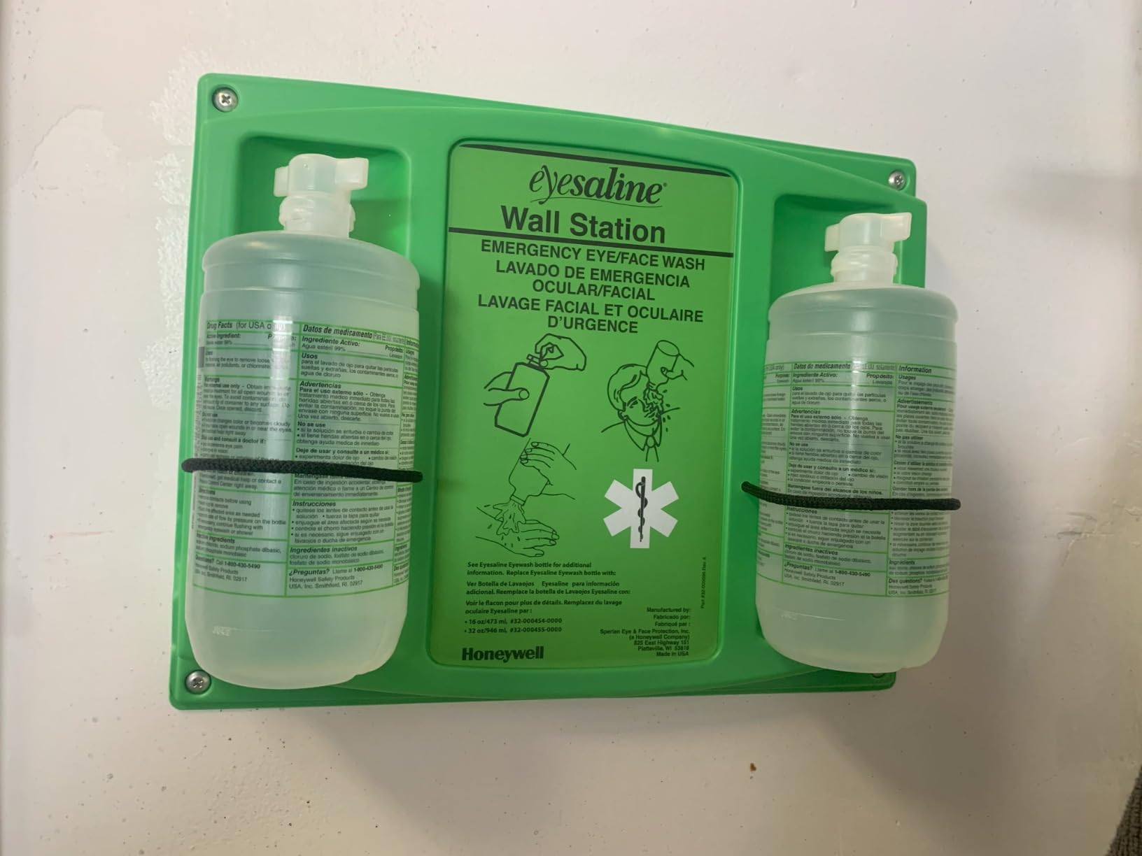 Honeywell Fend-all 32 oz. Double Bottle Eyesaline Sperian Sterile Eye Wash Wall Station customer photo 1