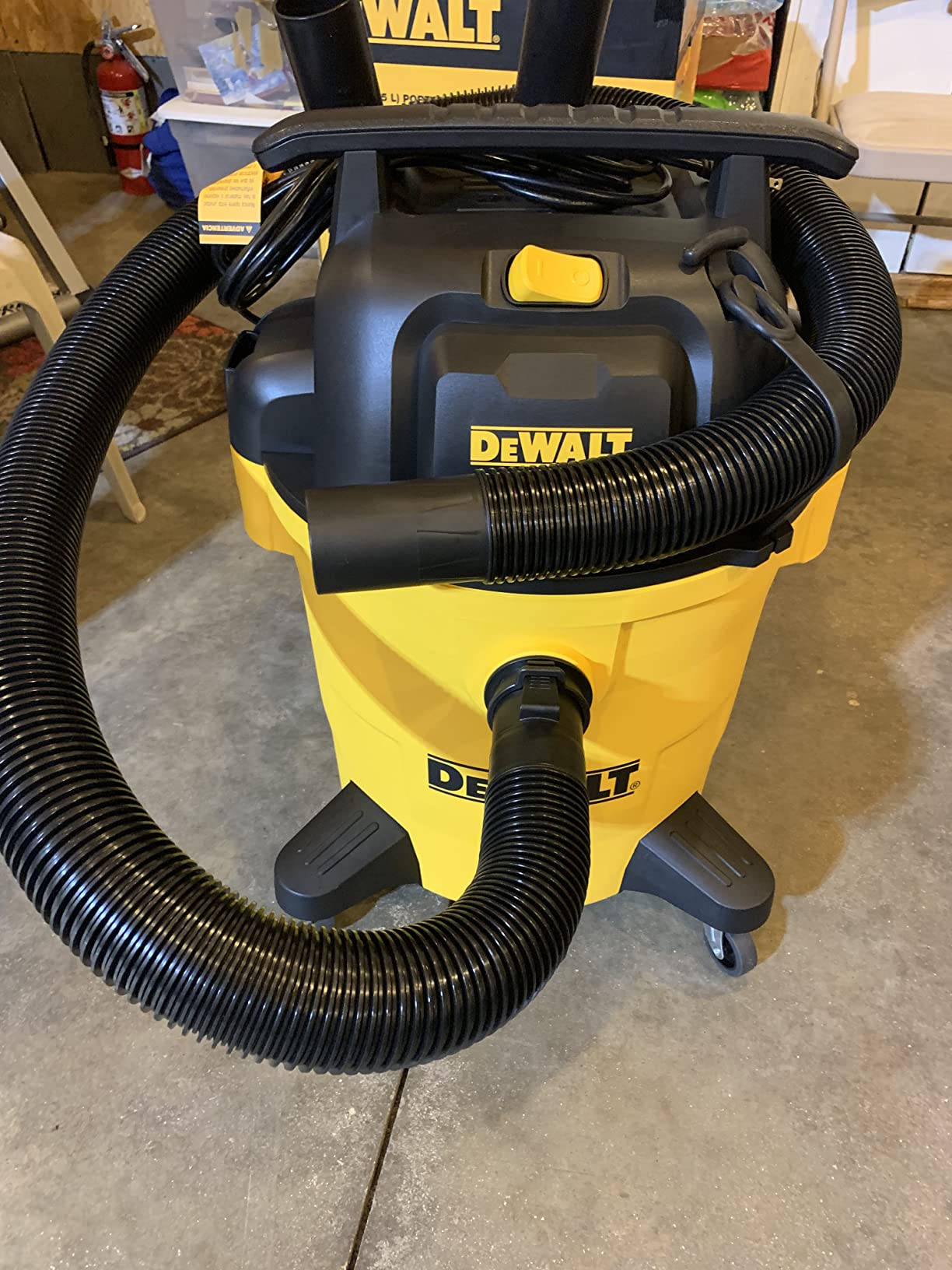 DEWALT DXV16PA 16 Gallon Poly Wet/Dry Vac/Acc, 6.5HP Shop Vacuum Wet/Dry for Jobsite/Workshop, Yellow customer photo 2
