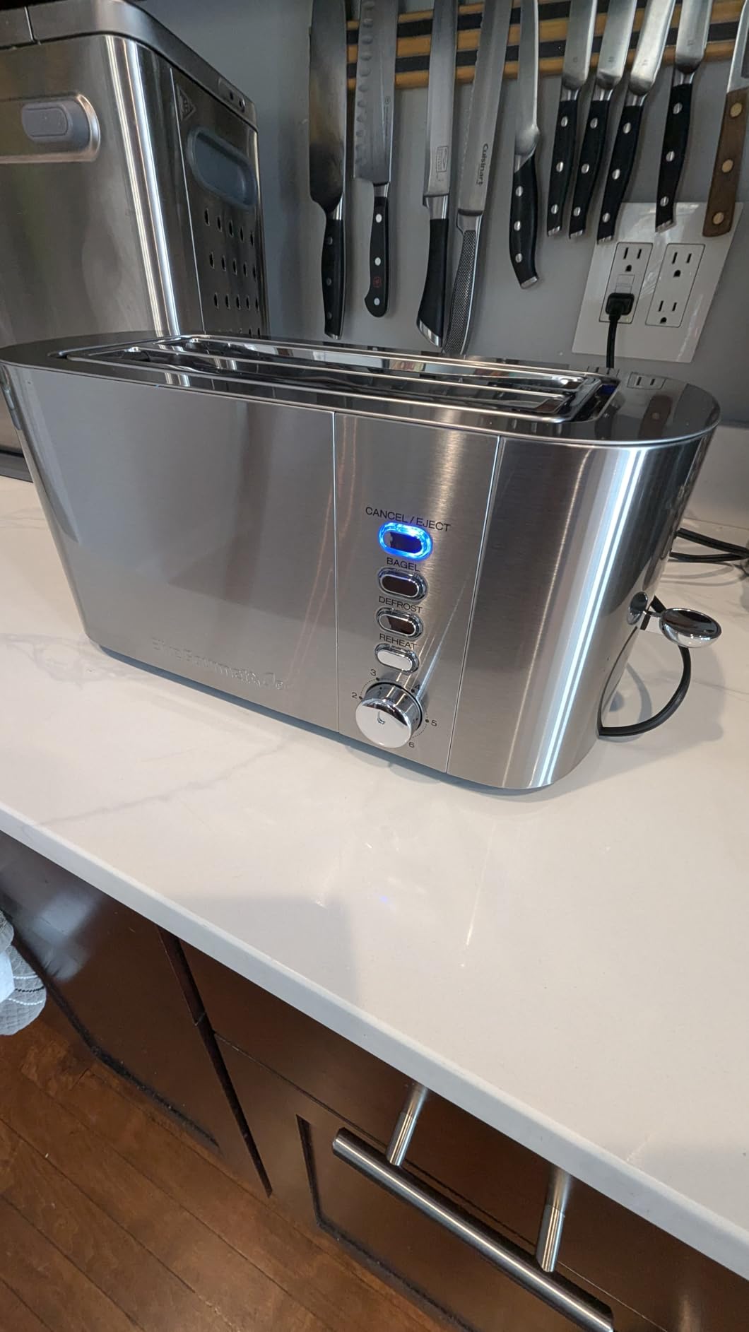 Elite Gourmet ECT-3100 4-Slice Long Slot Toaster | Extra Wide Slots for Bagels, Sourdough & Texas Toast | 6 Browning Settings | Built-In Warming Rack customer photo 1