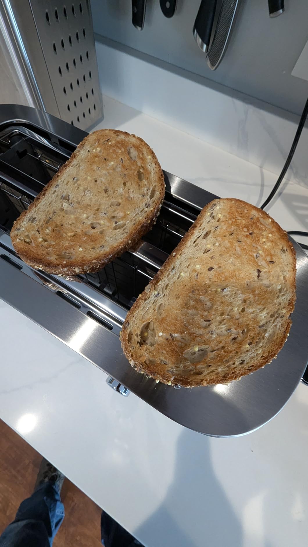 Elite Gourmet ECT-3100 4-Slice Long Slot Toaster | Extra Wide Slots for Bagels, Sourdough & Texas Toast | 6 Browning Settings | Built-In Warming Rack customer photo 2