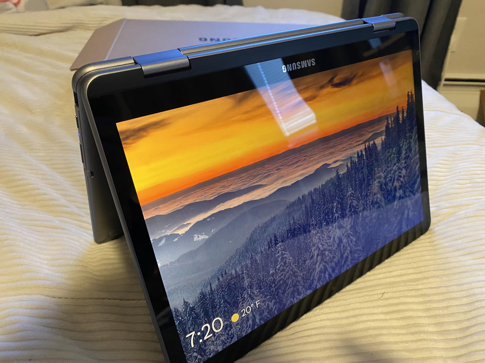 Samsung Chromebook Plus V2 2-in-1 Laptop - 4GB RAM, 64GB eMMC, 13MP Camera, Chrome OS, 12.2