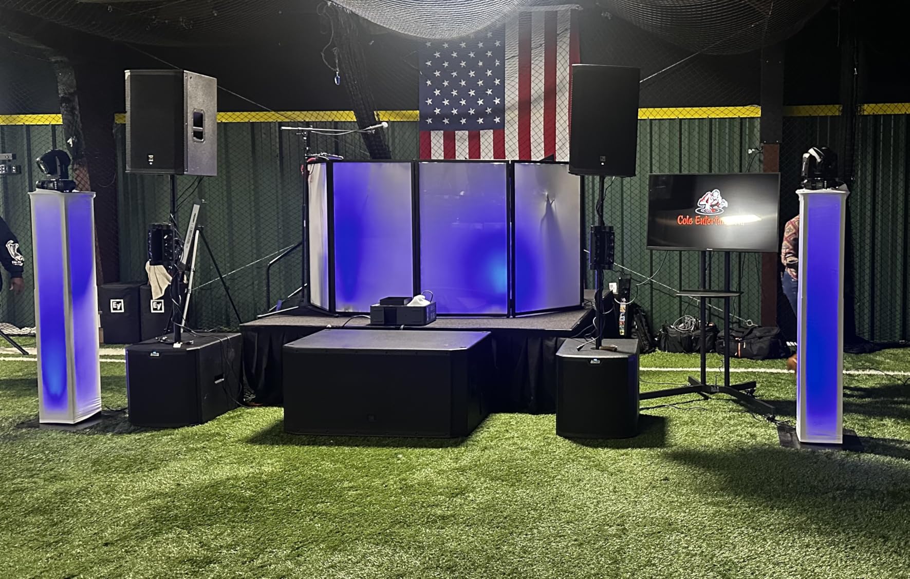 Rockville RTP32W Adjustable Totem Moving Head Light Stand, Black and White Scrims, Carry Bags, 132lb Capacity, Tool-Free Setup, Speaker Mount, for Mobile DJs and Events customer photo 2