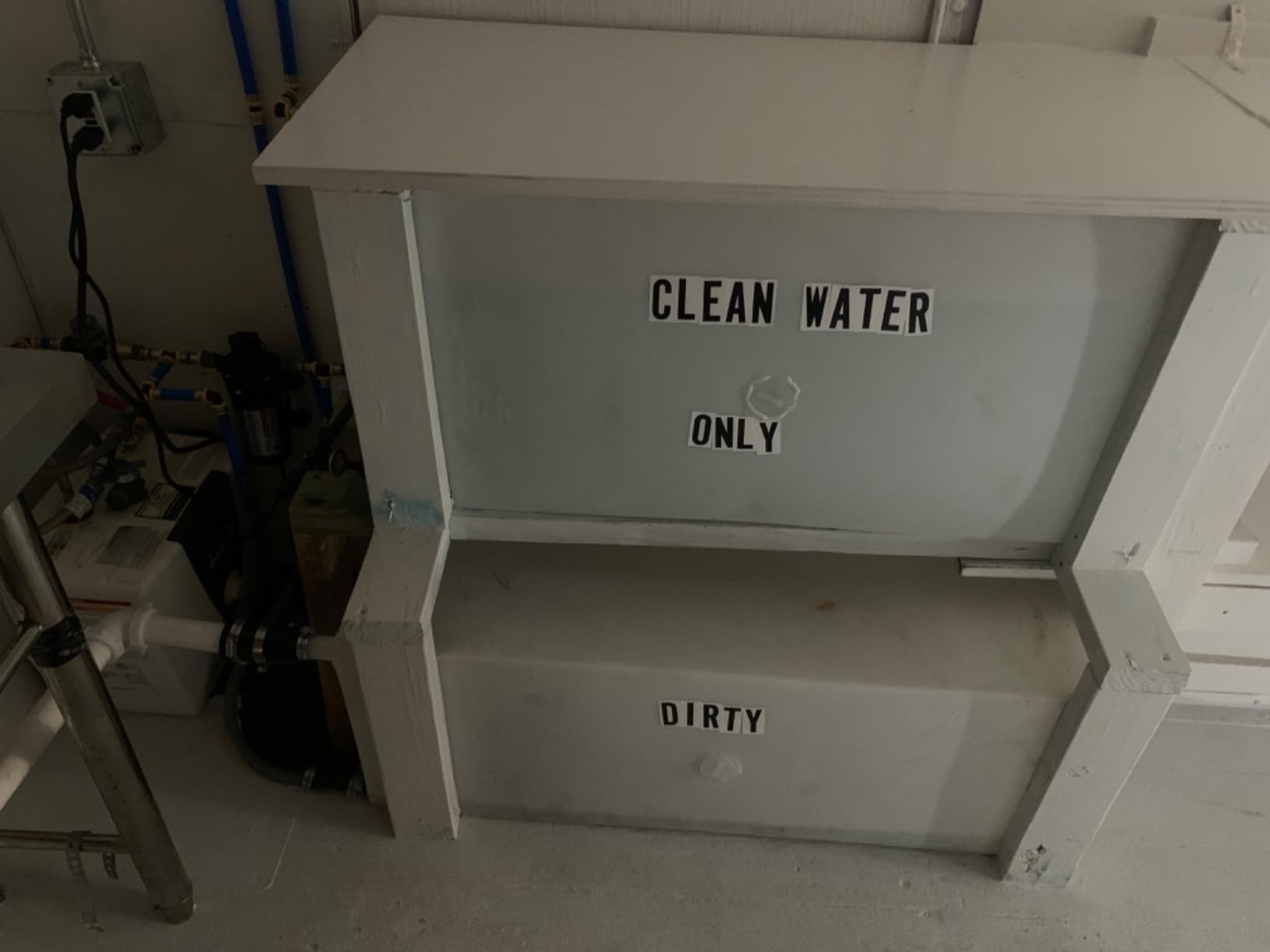 A.A 42 Gallon RV Fresh/Gray Water Tank 39