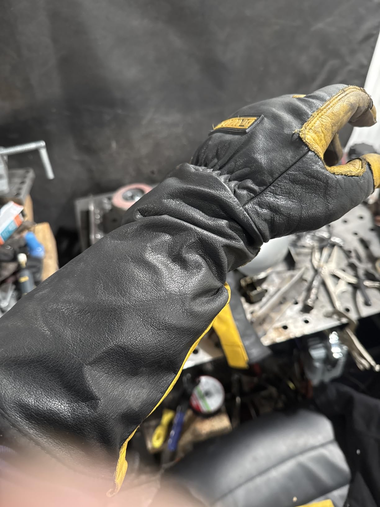 DEWALT Premium Leather Welding Gloves, Fire/Heat Resistant, Gauntlet-Style Cuff, Elastic Wrist customer photo 1