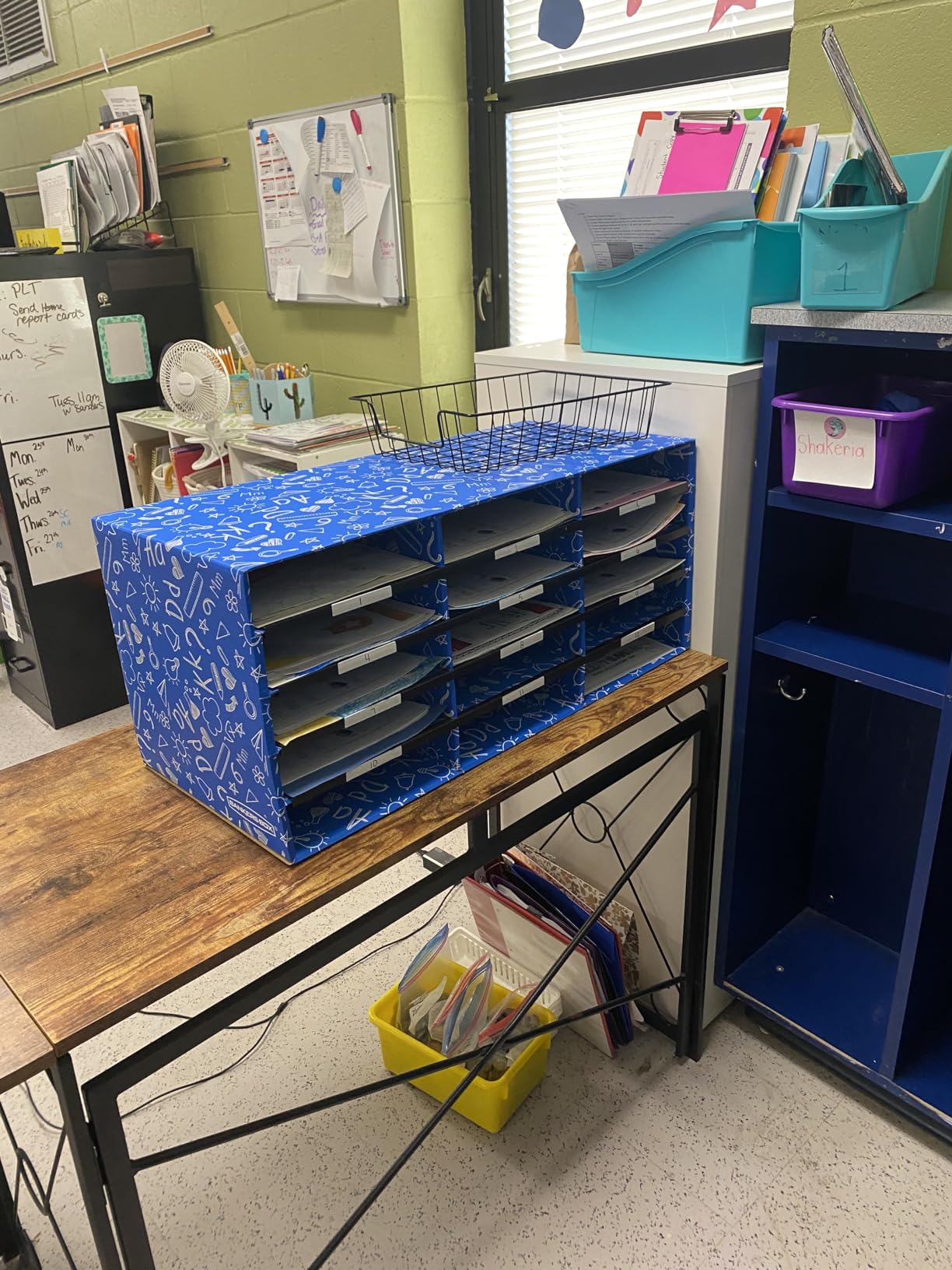 Bankers Box Classroom Collection 10-Compartment Mail Sorters, 19.5