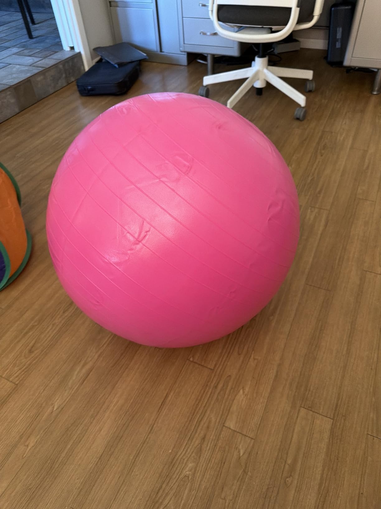 Fitvids Exercise Ball for Fitness, Yoga, Pilates with Quick Pump, Anti-Burst Slip Resistant Balance Ball customer photo 2