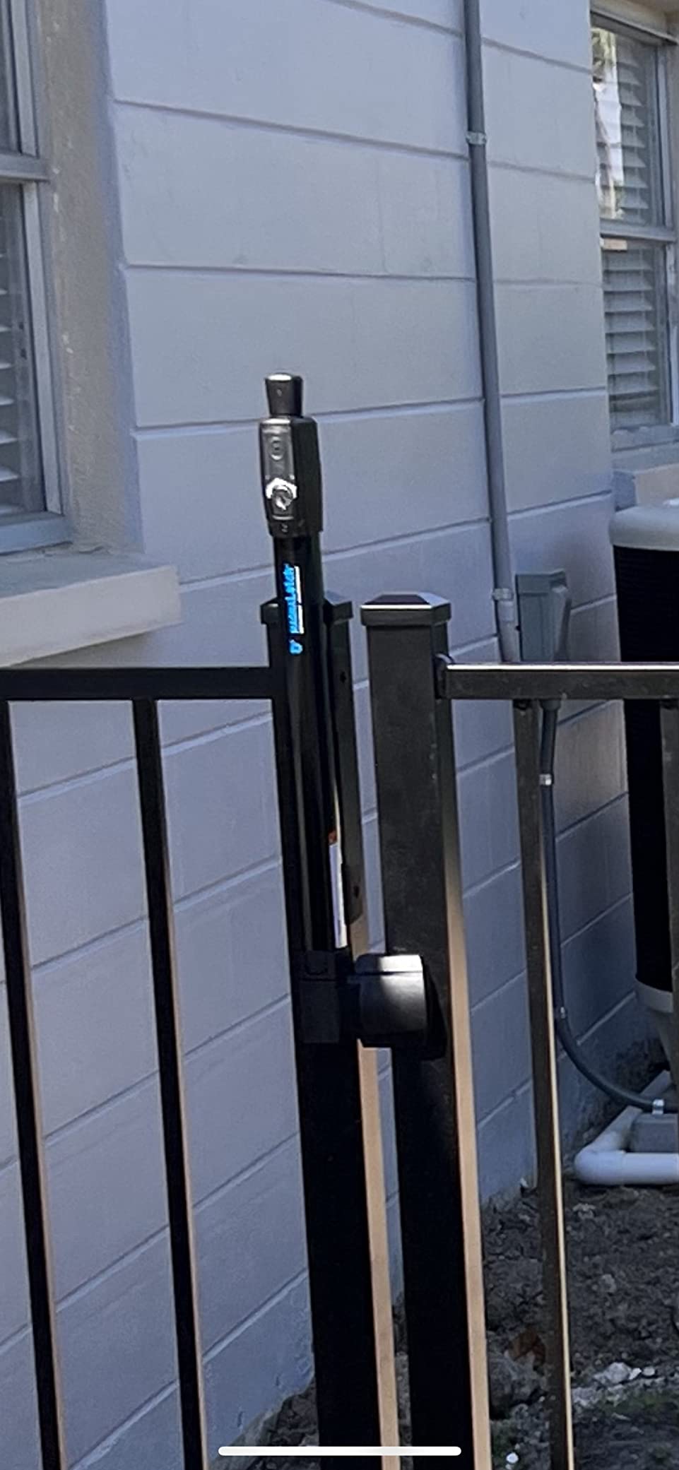 National Hardware Pool Safety Magna Latch N346-210 Top Pull Magnetic Gate Latch for Pool Gates and Fence Gates Self Closing Child Proof Black Outdoor Gate Hardware customer photo 2