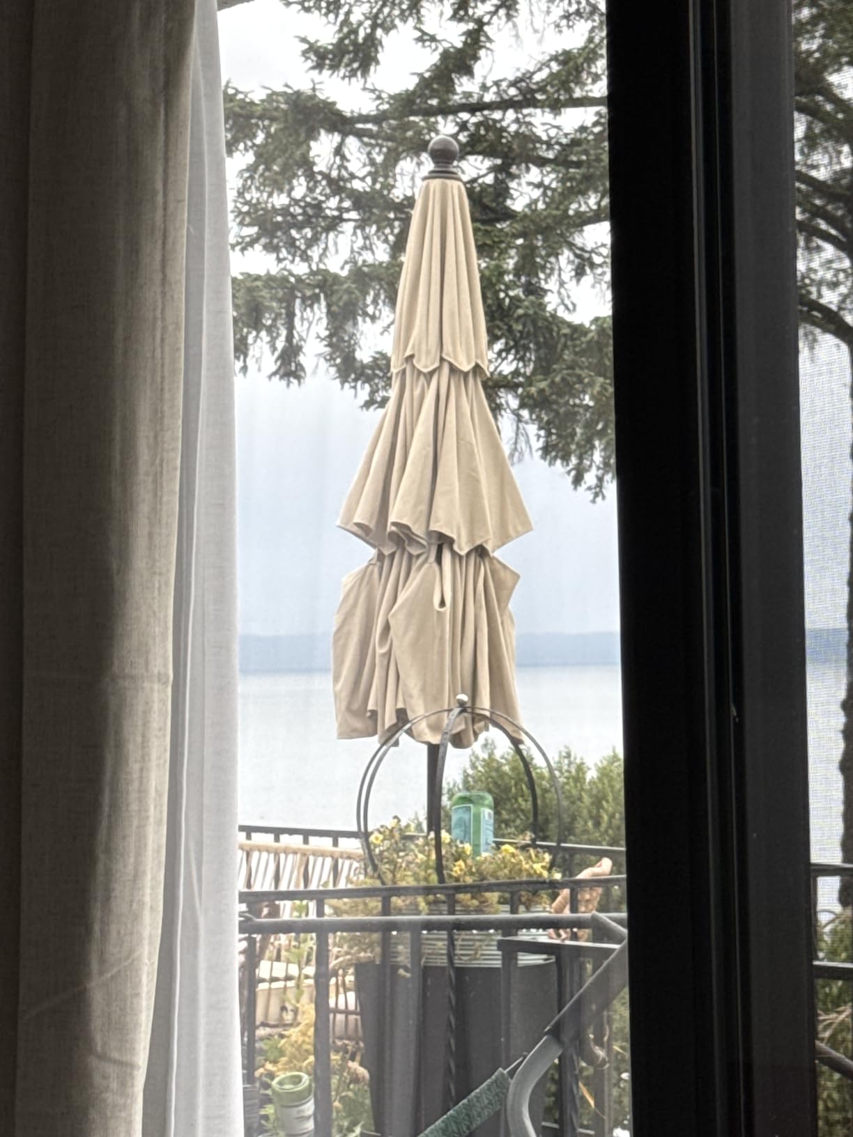 EliteShade USA 10-Year-Non-Fading 9ft 3-Tier Market Patio Umbrella, Commercial Grade Outdoor Table Umbrella with Crank Open, Windproof & UPF 50+ UV Protection, Heavy Duty Ventilation for Garden, Deck, Pool, Backyard, Beach & Bistro, Black customer photo 1