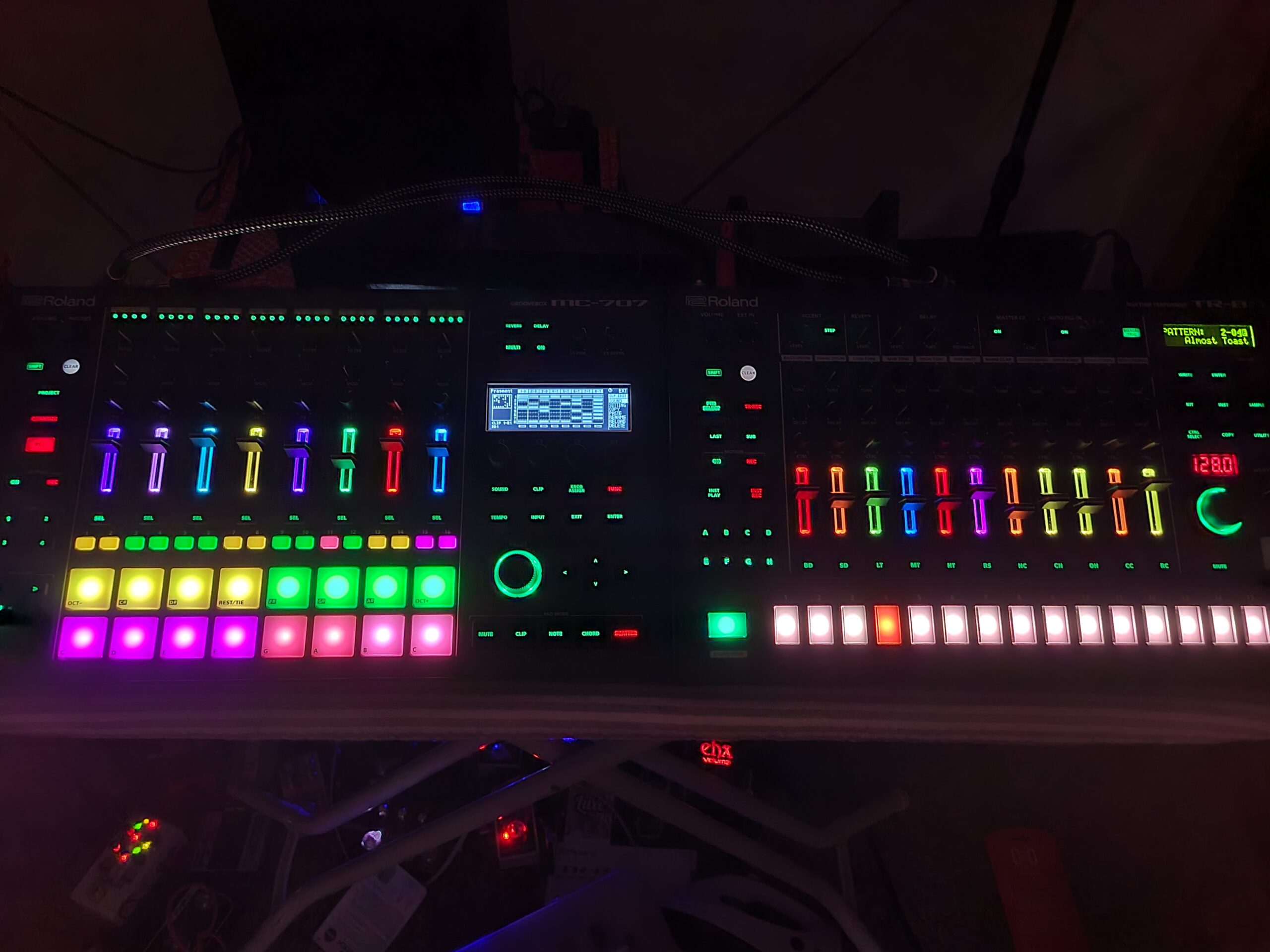 Roland MC-101 Groovebox Compact Music Production Workstation (MC-101) customer photo 2