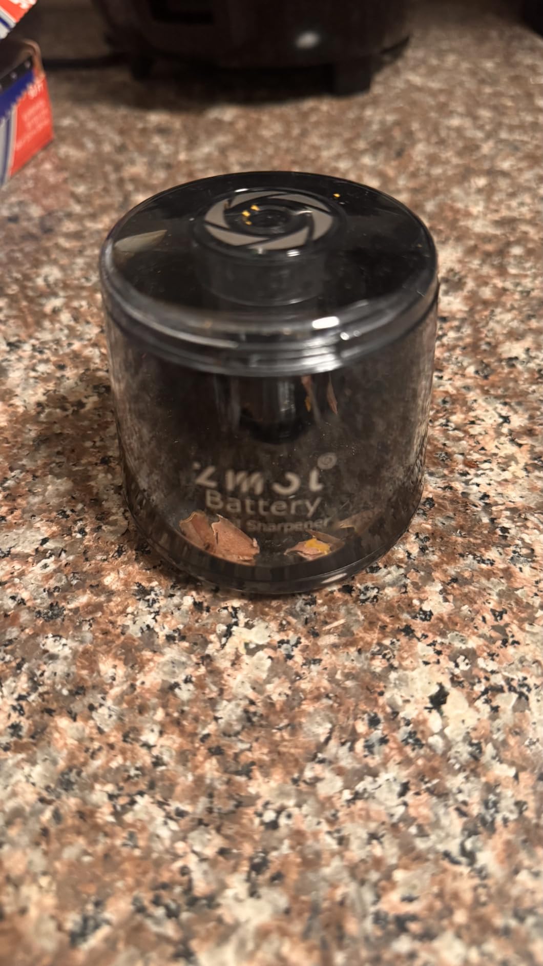 ZMOL Battery Powered Electric Pencil Sharpener,Small Battery Operated Colored Pencil Sharpeners Portable for Kids,Fast Sharpen, Suitable for No.2/Colored (6-8mm), School/Classroom/Office/Home Black customer photo 1