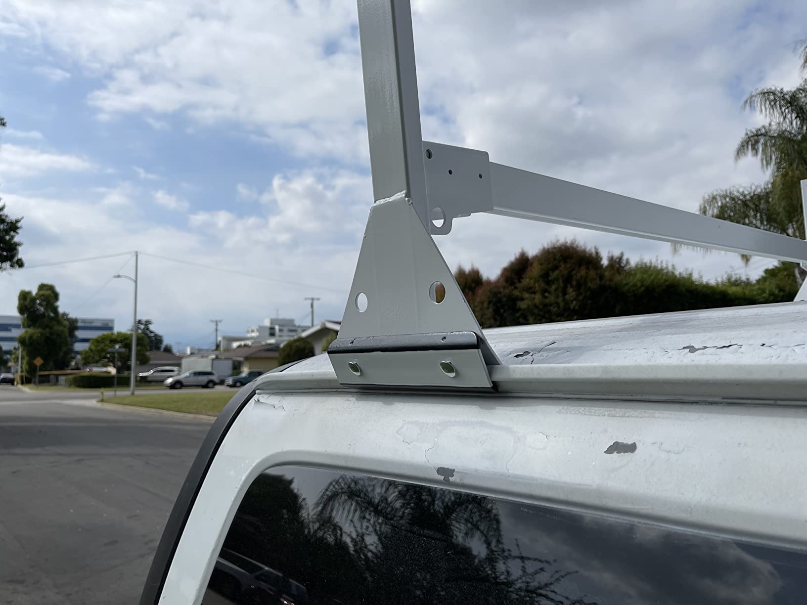 ECOTRIC 59in Roof Racks Compatible with 1996-Up Chevy Express GMC Savana 1500 2500 3500 850 LBS Capacity 3 bar roof Ladder Rack for Van Steel White customer photo 2