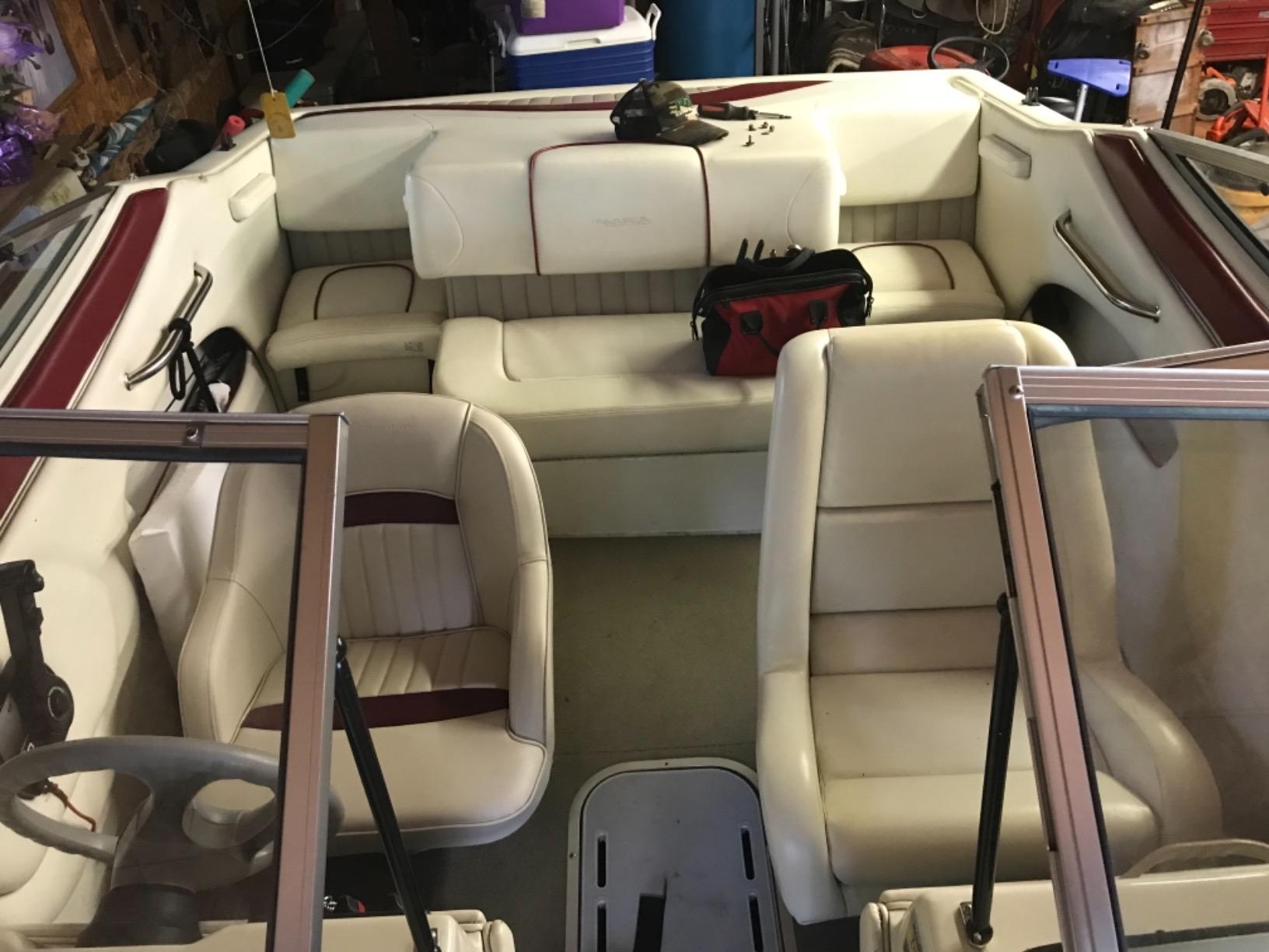 Seamander Pontoon Captains Bucket Boat Seat, Injection Molded Plastic Frame, Plush Foam Padding, Marine Grade Vinyl customer photo 1