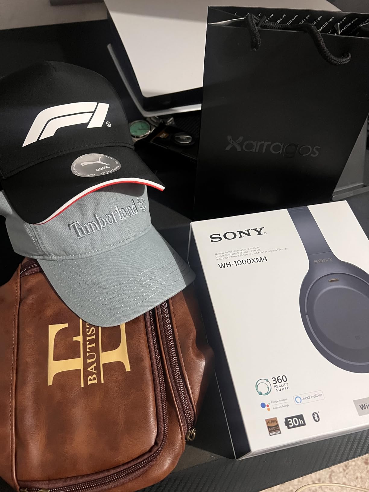 Sony WH-1000XM4 Wireless Premium Noise Canceling Overhead Headphones with Mic for Phone-Call and Alexa Voice Control, Black customer photo 1