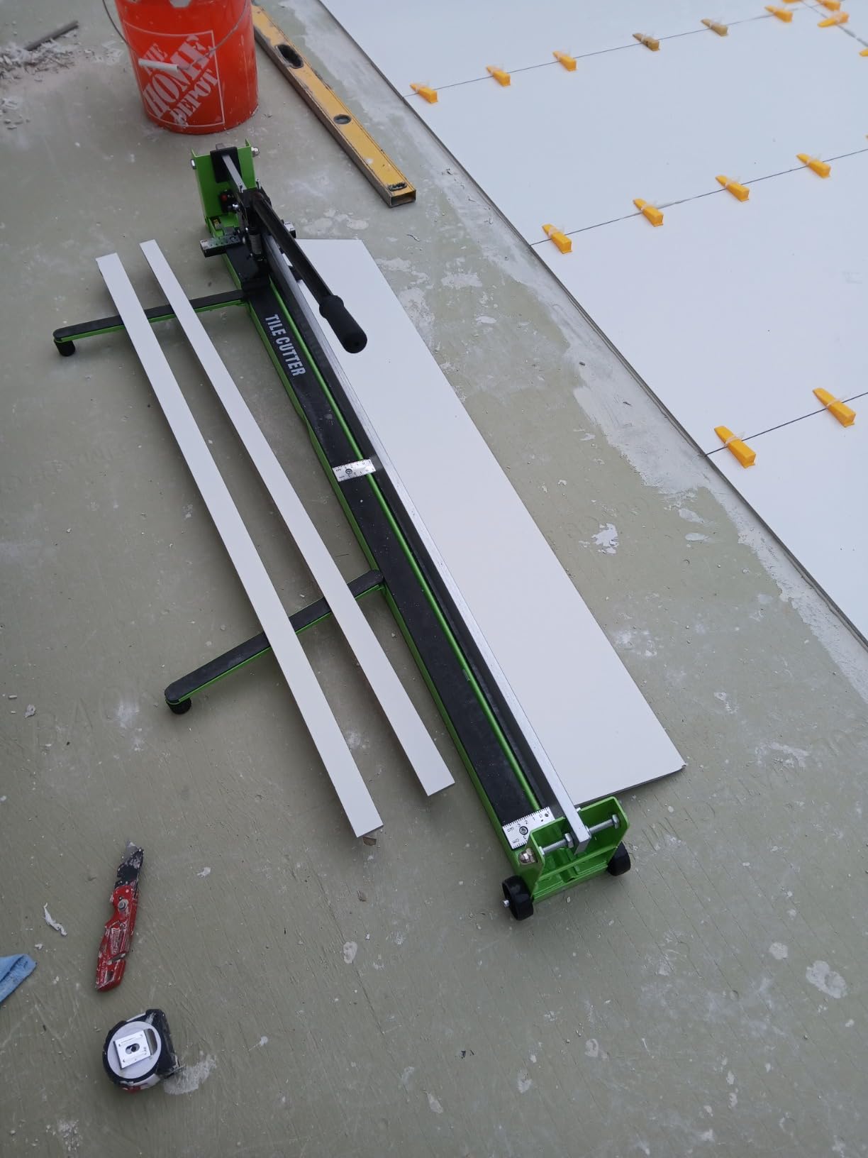 Tile Cutter 32 Inch Manual Tile Cutter 1.4 Inch Tile Cutting Machine Ceramic Porcelain Tile Cutter w/Laser Guide All-Steel Frame and Bonus Spare Cutter Wheels Tile Cutter Hand Tool customer photo 2