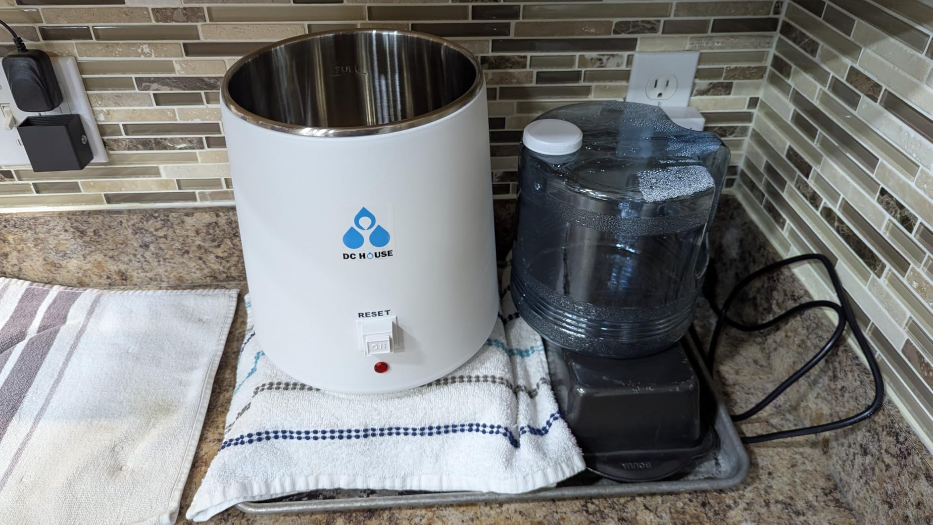 DC HOUSE 1 Gallon Water Distiller Machine, 750W 4L Pure Distilled Water Maker Machine for Home Countertop Table Desktop, Drinking Purifier for Home Kitchen CPAP Hmidifiers with Pastic Container customer photo 2