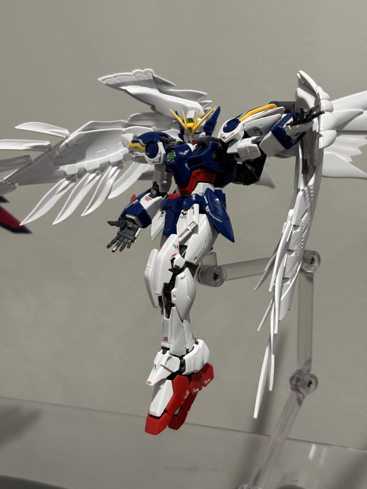 Bandai Hobby - Gundam Wing: Endless Waltz - Wing Gundam Zero (EW) Ver. Ka MG 1/100 Model Kit customer photo 1