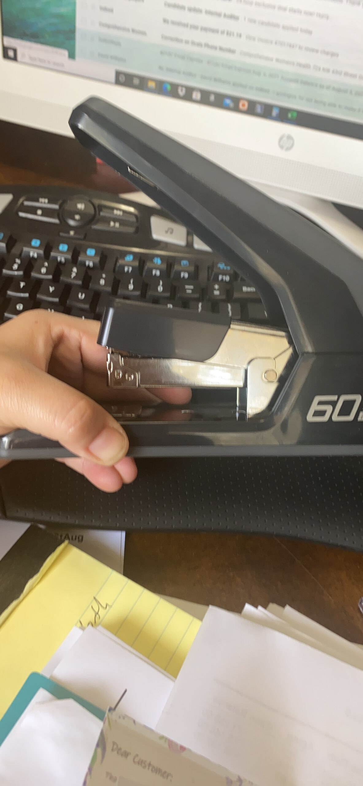 Deli Effortless Heavy Duty Stapler, One Touch Stapling, Easy to Load Ergonomic Desktop Stapler, 60 Sheet Capacity, Includes 2000 Staples and Staple Remover customer photo 1