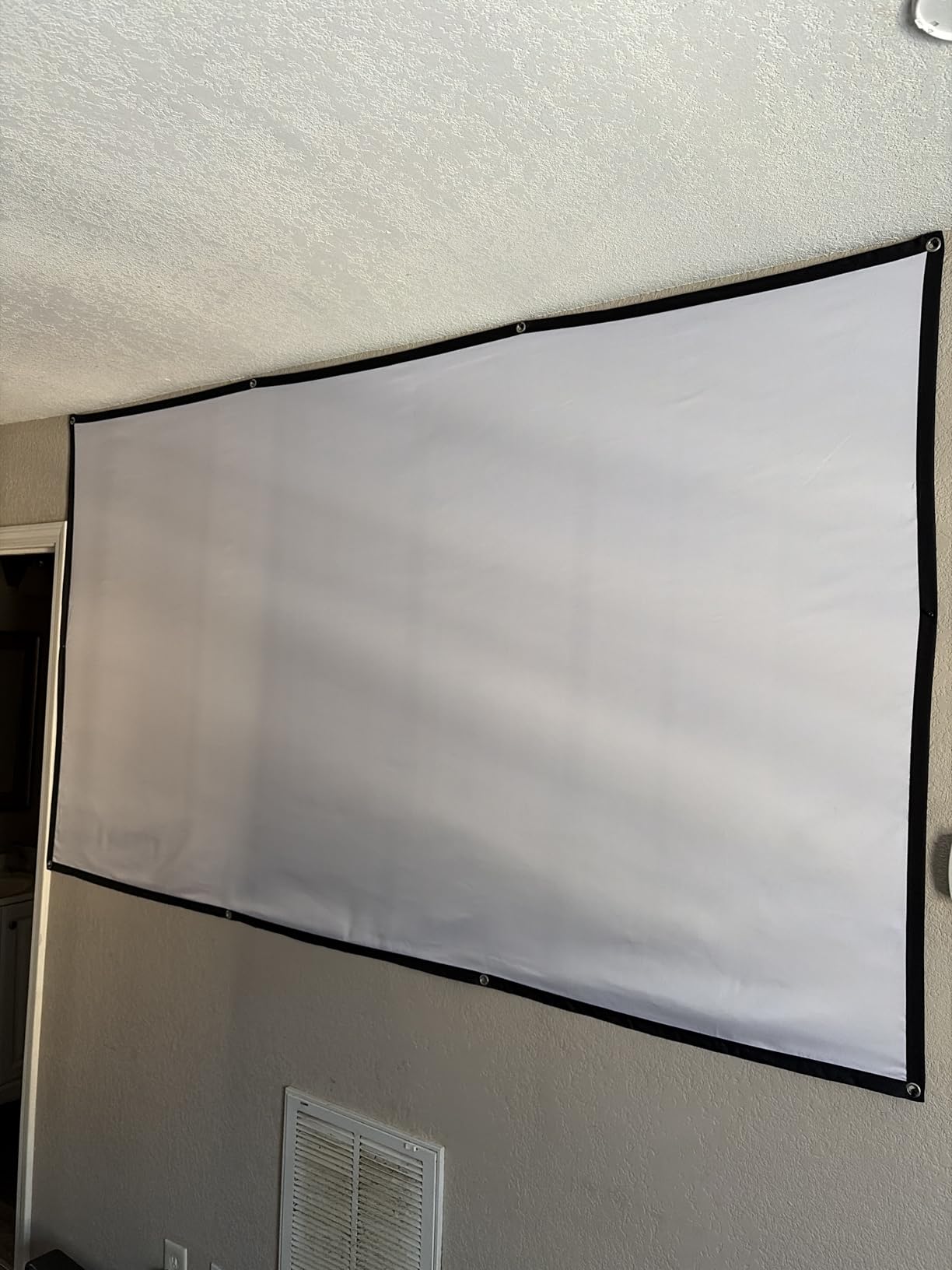 Projector Screen, 100 inch Movie Projector Screen 16:9 Foldable Portable Projector Screens for Home Theater, Outdoor, Indoor Party, Office, Wedding customer photo 2