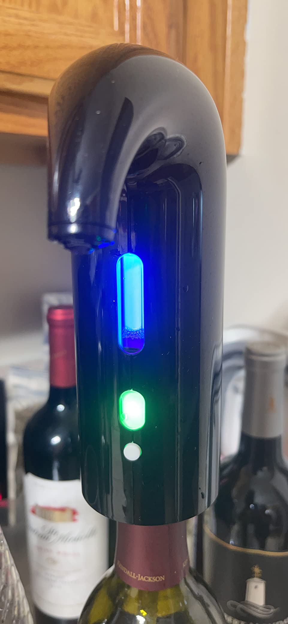 Electric Wine Aerator Pourer - Portable One-Touch Decanter and Dispenser Pump for Red and White Wine, Multi-Smart Automatic Oxidizer With USB Rechargeable Spout customer photo 1