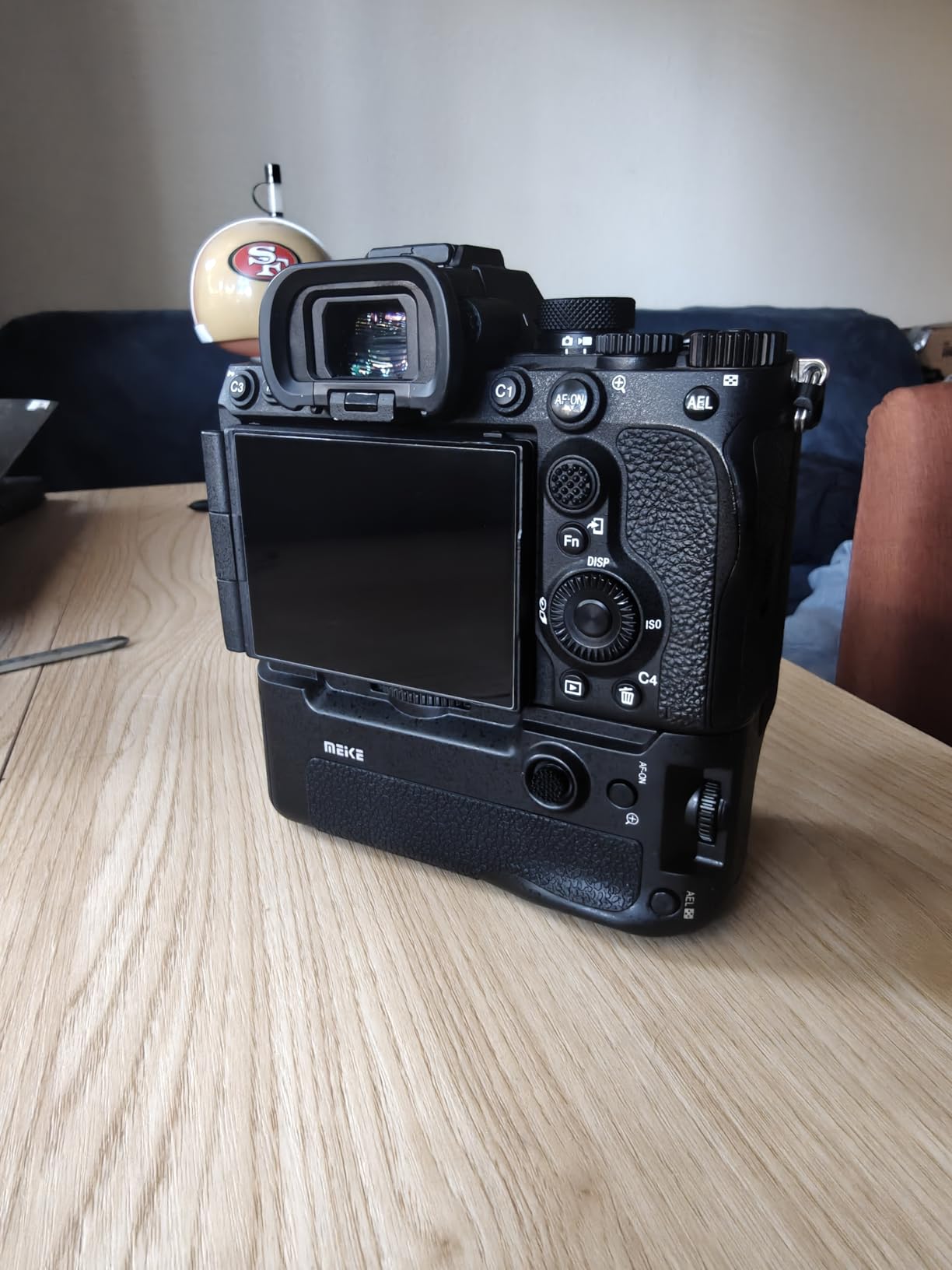 Meike MK-A7R IV Professional Vertical Battery Grip for Sony A7R IV A9II A7IV A7SIII Cameras customer photo 1