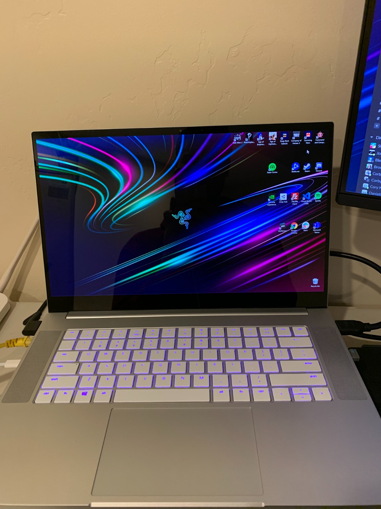 Blade 15 Base Gaming Laptop 2020: Intel Core i7-10750H 6-Core, NVIDIA GeForce RTX 2070 Max-Q, 15.6