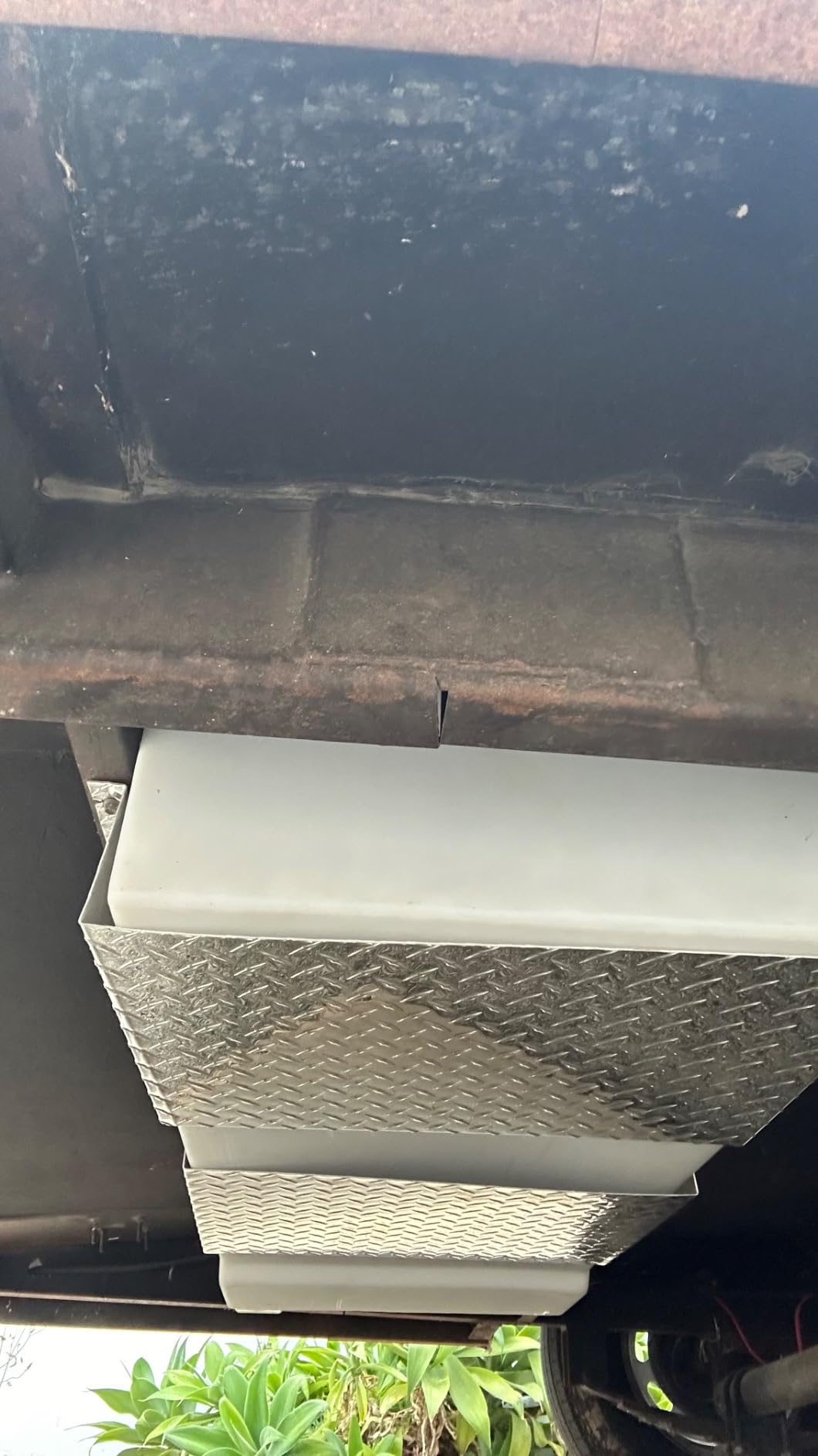 Class A Customs | Under Mount 30 Gallon RV Concession Fresh and Gray Water Holding Tank | UM-3000 customer photo 2
