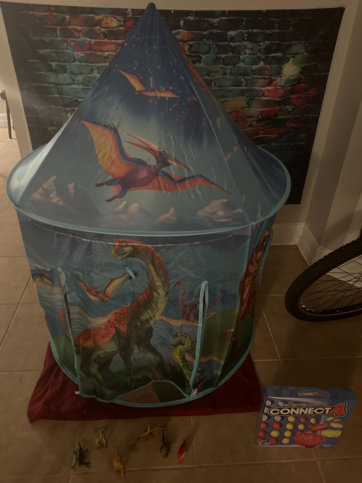 W&O Jungle Adventure Play Tent with Lifelike Animal Sounds - Pop Up Tent for Indoor & Outdoor Adventures customer photo 1