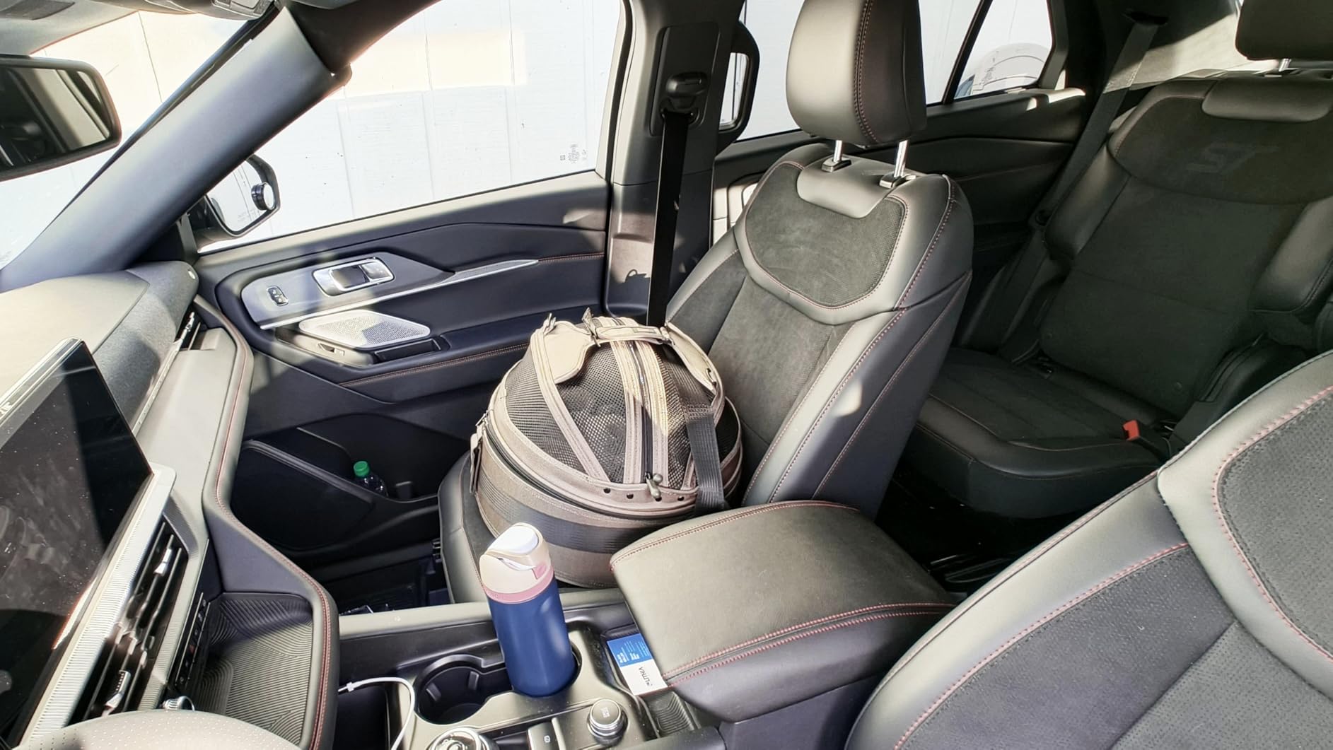 Sleepypod Mobile Pet Bed - Multi-use Travel Pet Bed, Crash-Tested Car Seat, & Carrier for Dogs and Cats up to 15 Pounds (First Blush) customer photo 1