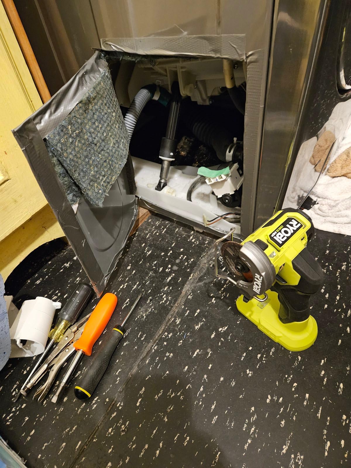 Ryobi ONE+ HP 18V Brushless Cordless Compact Cut-Off Tool 3