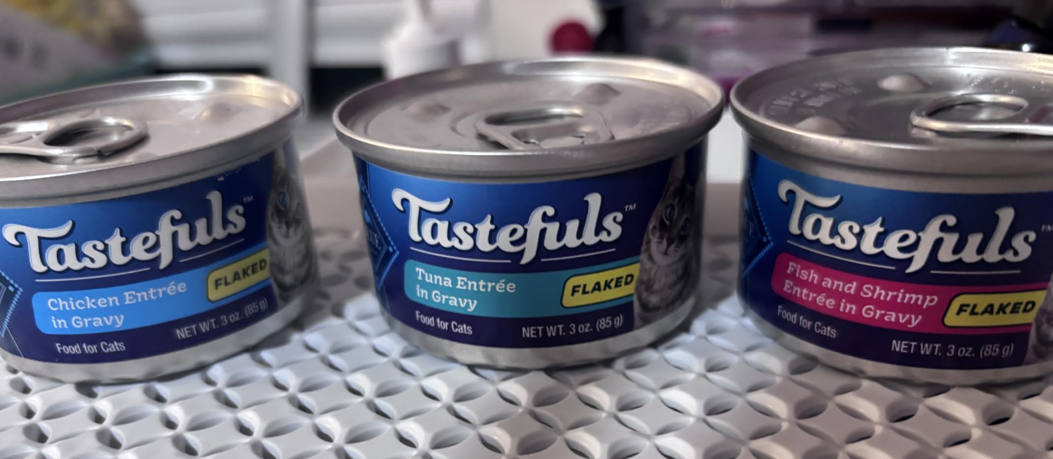 Blue Buffalo Tastefuls Flaked Adult Wet Cat Food Variety Pack (Tuna, Chicken, Fish & Shrimp), 3-oz. Each (12 Cans) customer photo 1