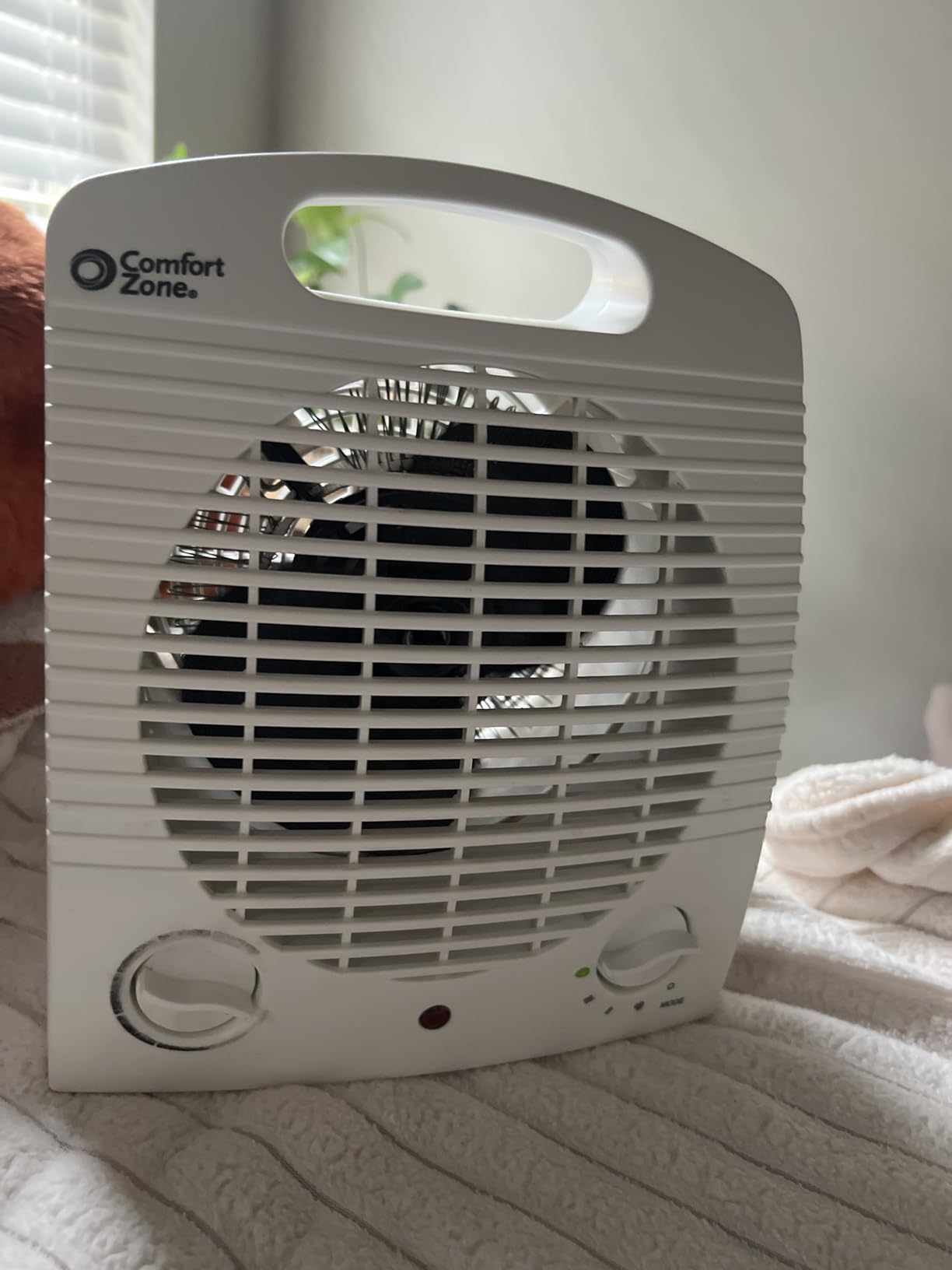 Comfort Zone Indoor Space Heater, Portable, Fan Forced, Electric, Adjustable Thermostat, Overheat Sensor, Safety Tip-Over Switch, & Stay Cool Housing, Ideal for Home, Bedroom, Office, 1,500W, CZ35EBK customer photo 2