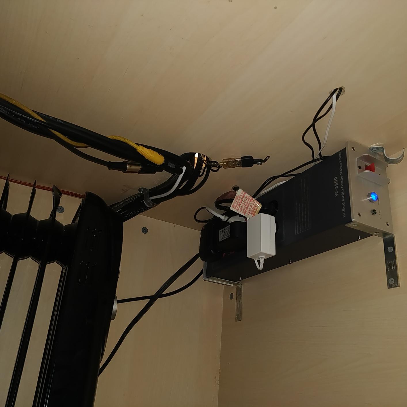 WAudio AC Power Filter Power Conditioner - AC Power Purifier with Surge Protector, Black customer photo 1