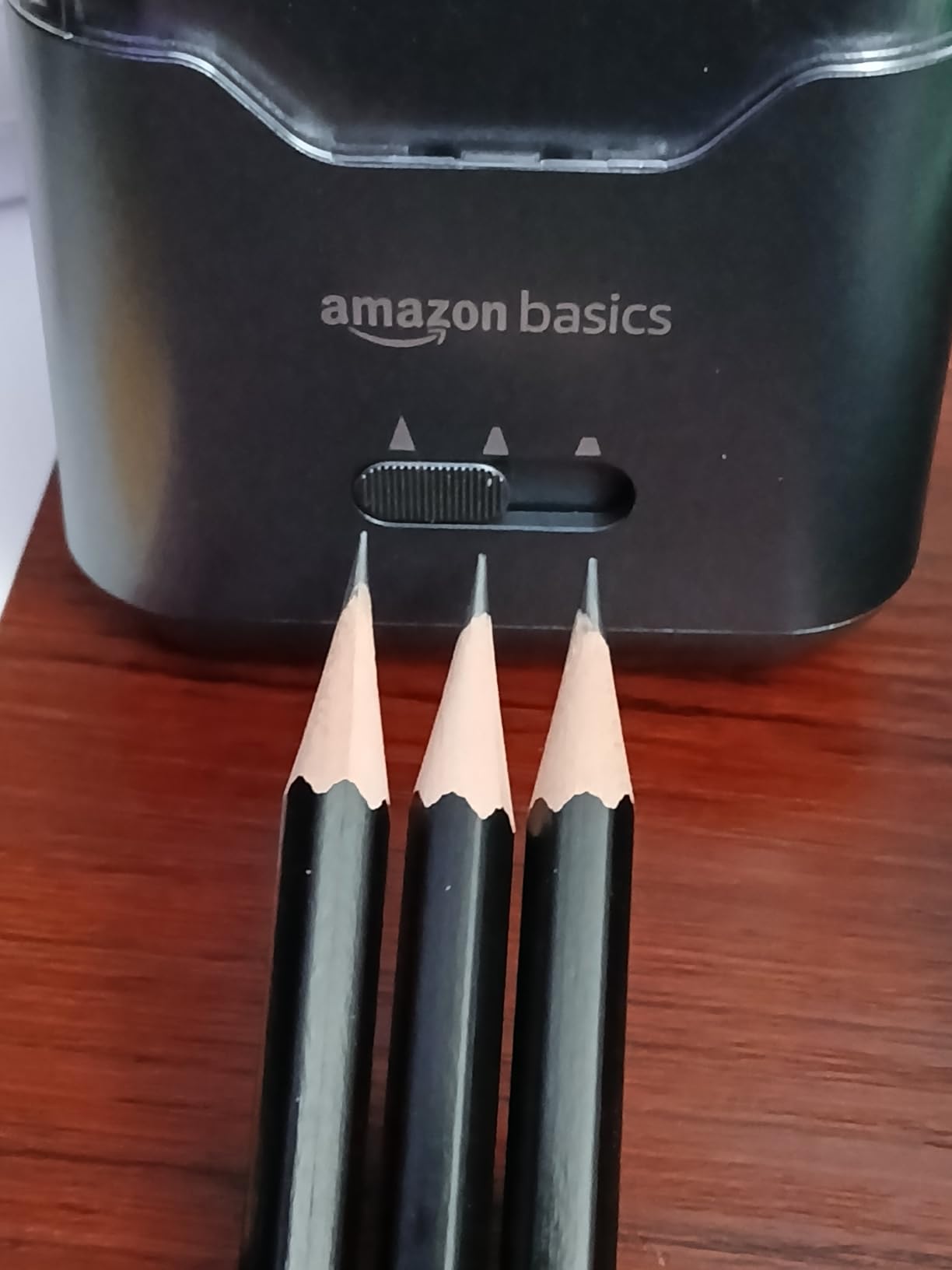 Amazon Basics Portable Electric Pencil Sharpener, Easy to Use, Versatile, Helical Blade, Auto Stop, Battery/USB Cord Operated, Black, 2.87 x 2.87 x 5.3 in customer photo 2