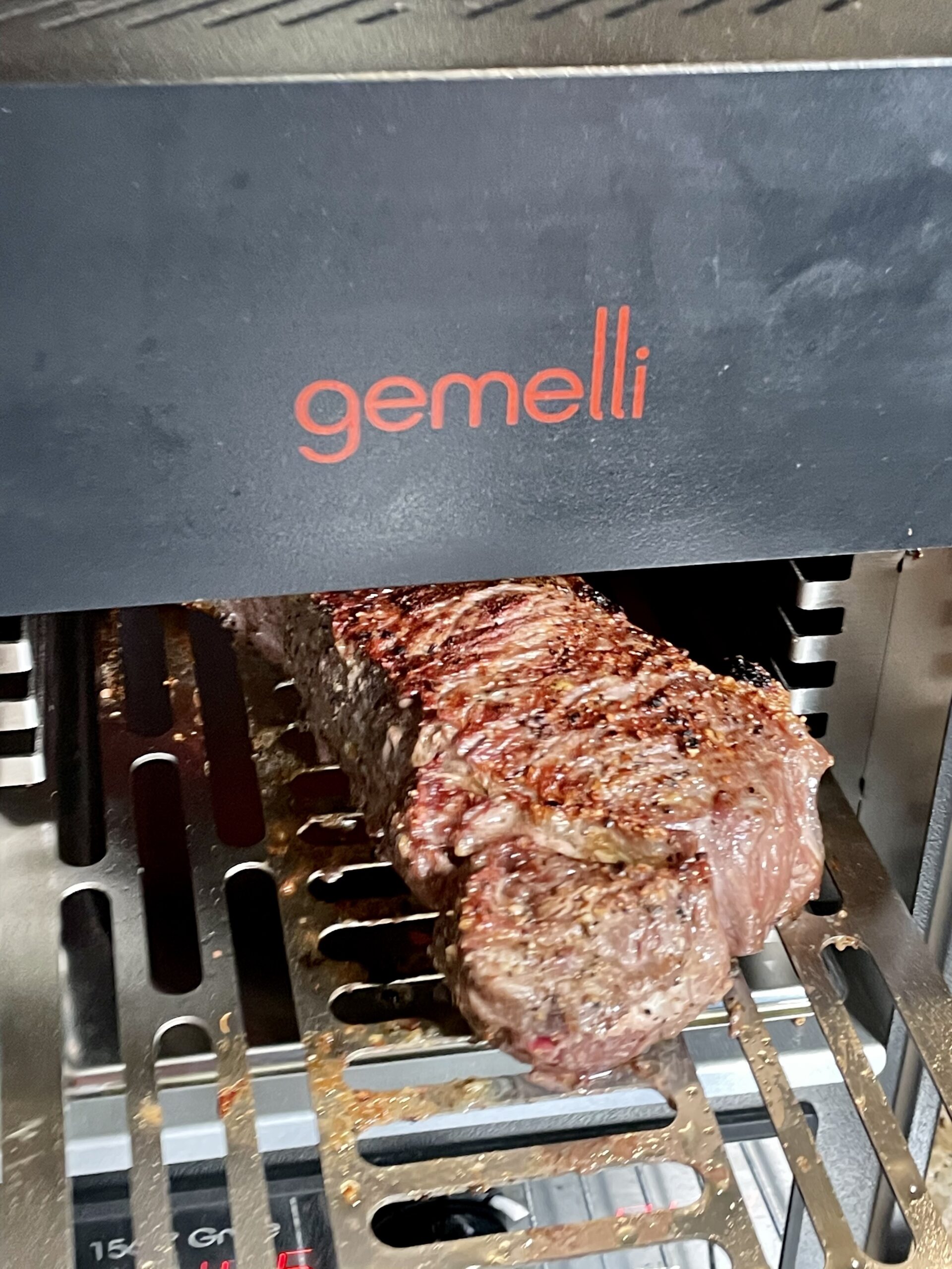 Gemelli Home™ Gourmet Steak Grille (1600 Watt), Steakhouse Quality, Infrared Ceramic Superheating Up to 1560 Degrees, Indoor Electric Infrared Grill and Sear Station, Stainless Steel Accessories customer photo 1