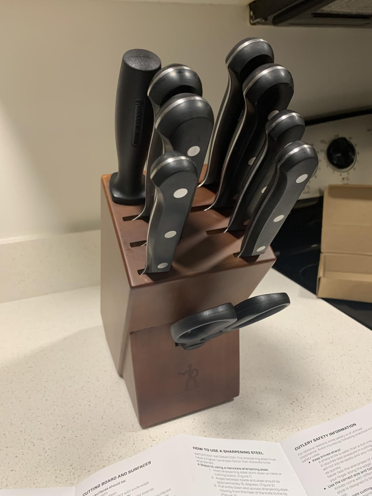 HENCKELS Solution Razor-Sharp 7-pc Knife Set, Chef Knife, Bread Knife, German Engineered Informed by 100+ Years of Mastery, Brown customer photo 1