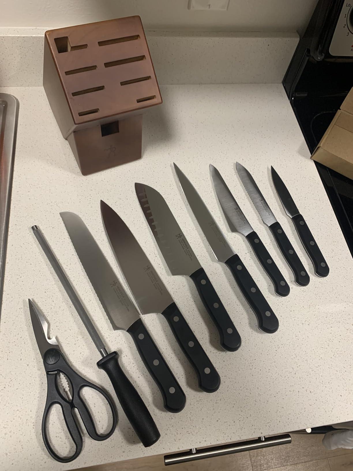 HENCKELS Solution Razor-Sharp 7-pc Knife Set, Chef Knife, Bread Knife, German Engineered Informed by 100+ Years of Mastery, Brown customer photo 2