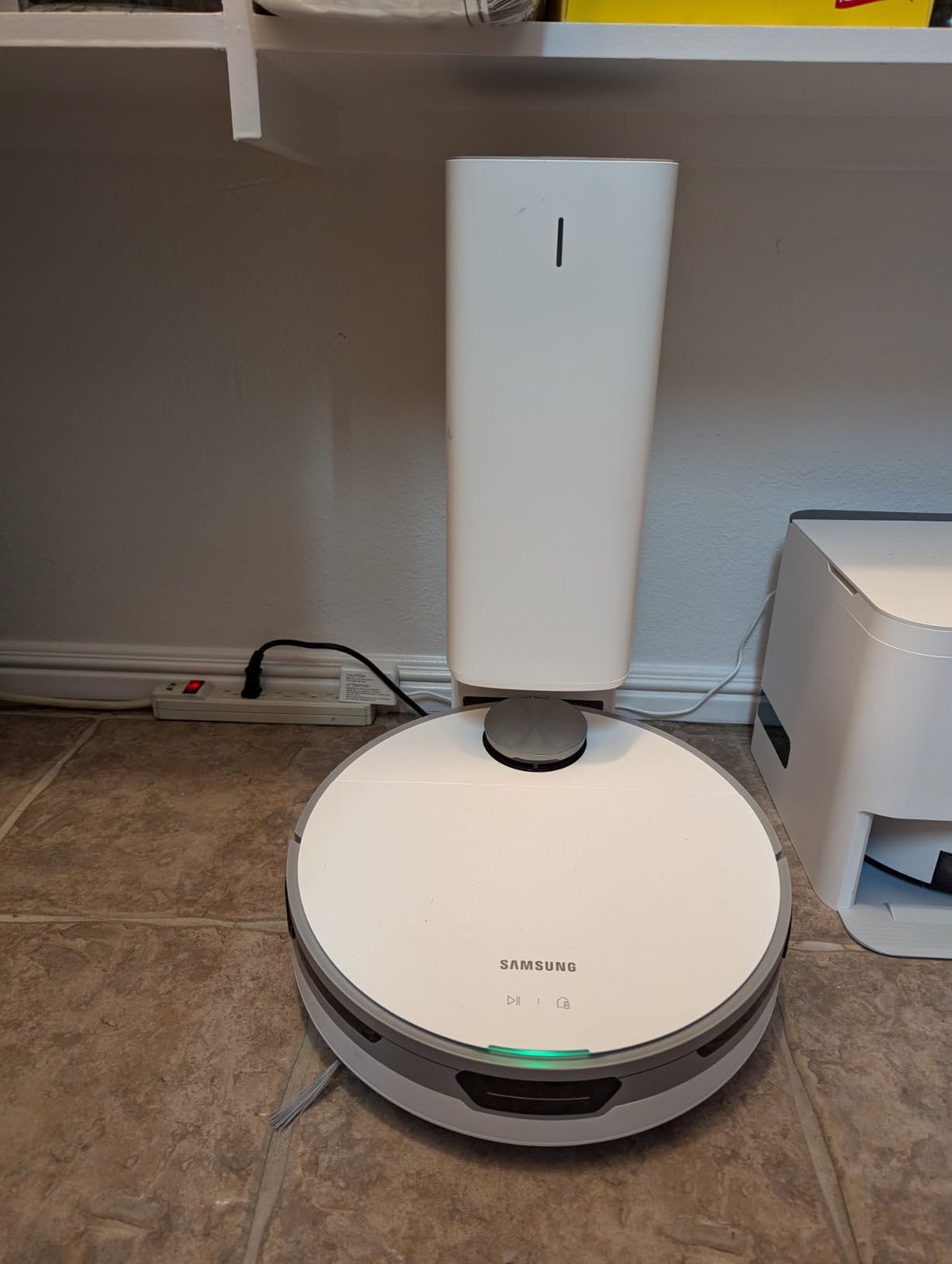 SAMSUNG Jet Bot+ Robot Vacuum Cleaner w/ Clean Station, Automatic Emptying, Precision Cleaning, 5-Layer Filter, Intelligent Power Control for Hardwood Floors, Carpets, Area Rugs, White customer photo 2