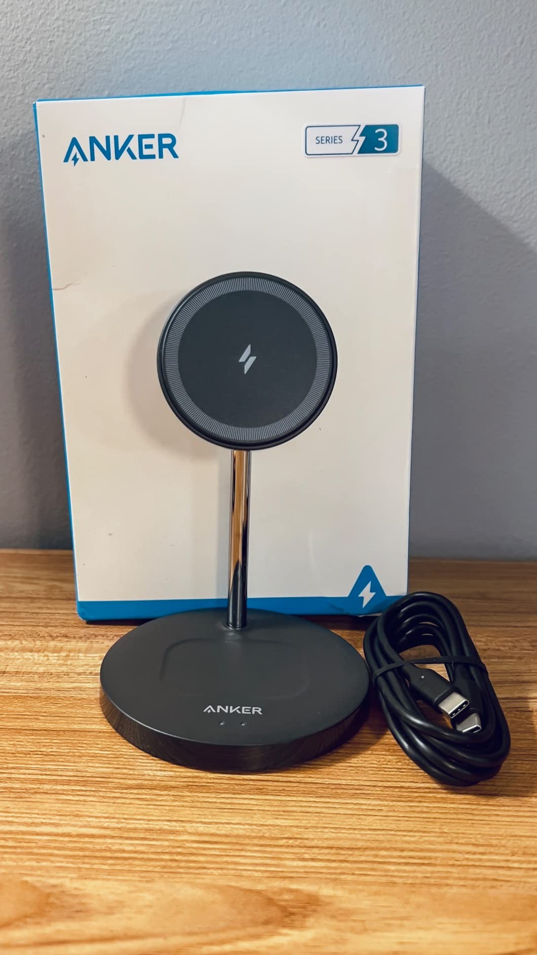 Anker PowerWave 2-in-1 Magnetic Stand Lite, Wireless Charging Stand for iPhone 16/15/14/13 Series, AirPods Pro (USB-C Cable, No AC Adapter) customer photo 1