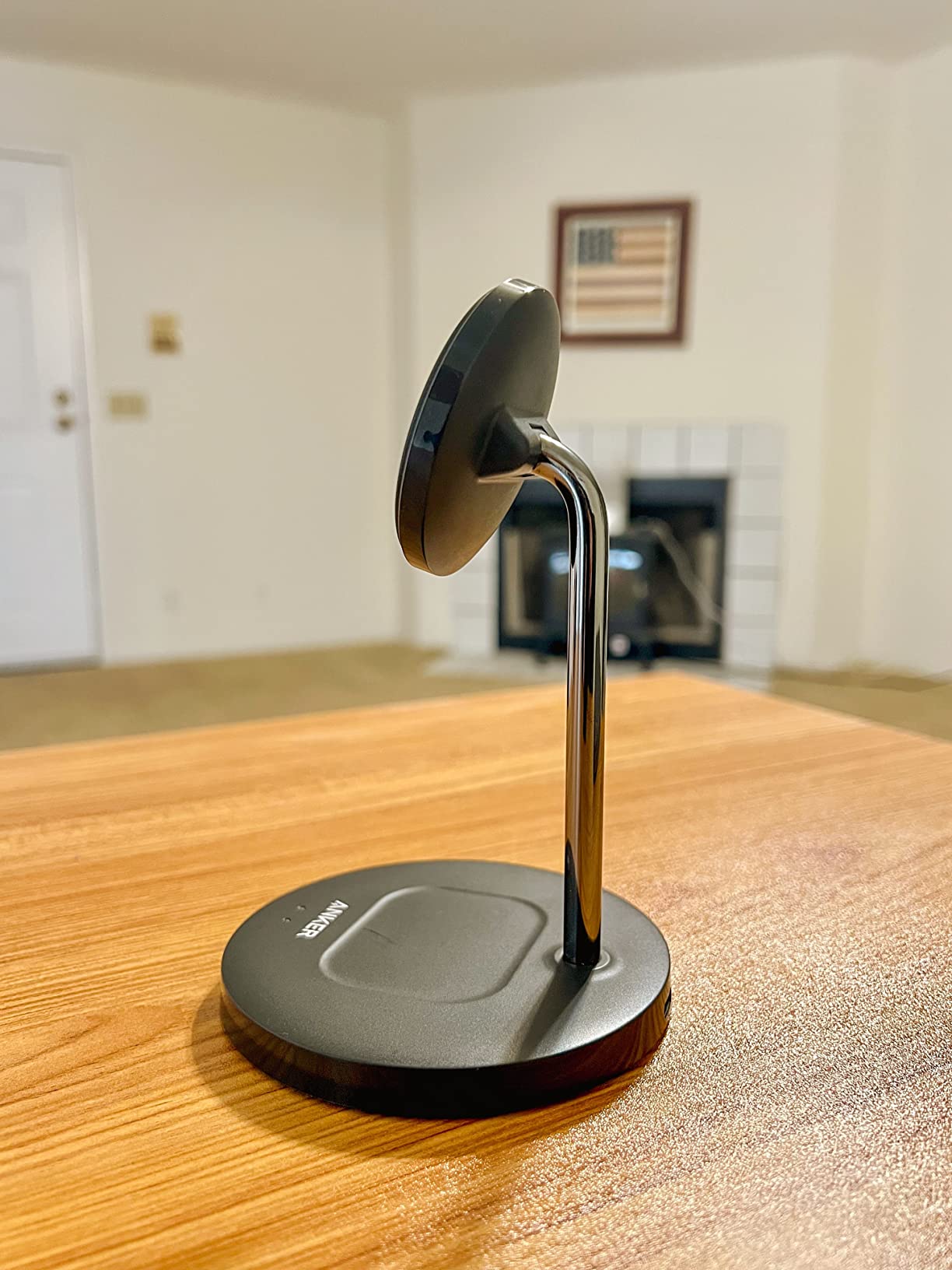 Anker PowerWave 2-in-1 Magnetic Stand Lite, Wireless Charging Stand for iPhone 16/15/14/13 Series, AirPods Pro (USB-C Cable, No AC Adapter) customer photo 2