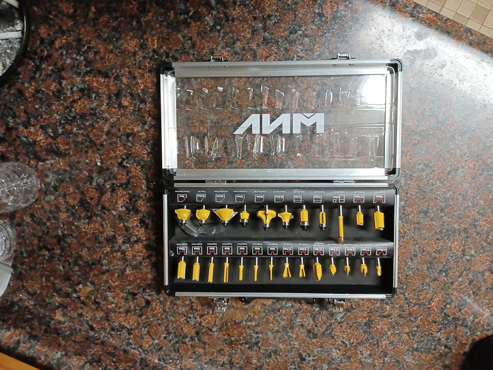 MNA Router Bit Set 25 Pieces 1/4 Inch, European Edition Router Bits Kit, Traditional Woodworking Tools, Aluminium Case customer photo 2